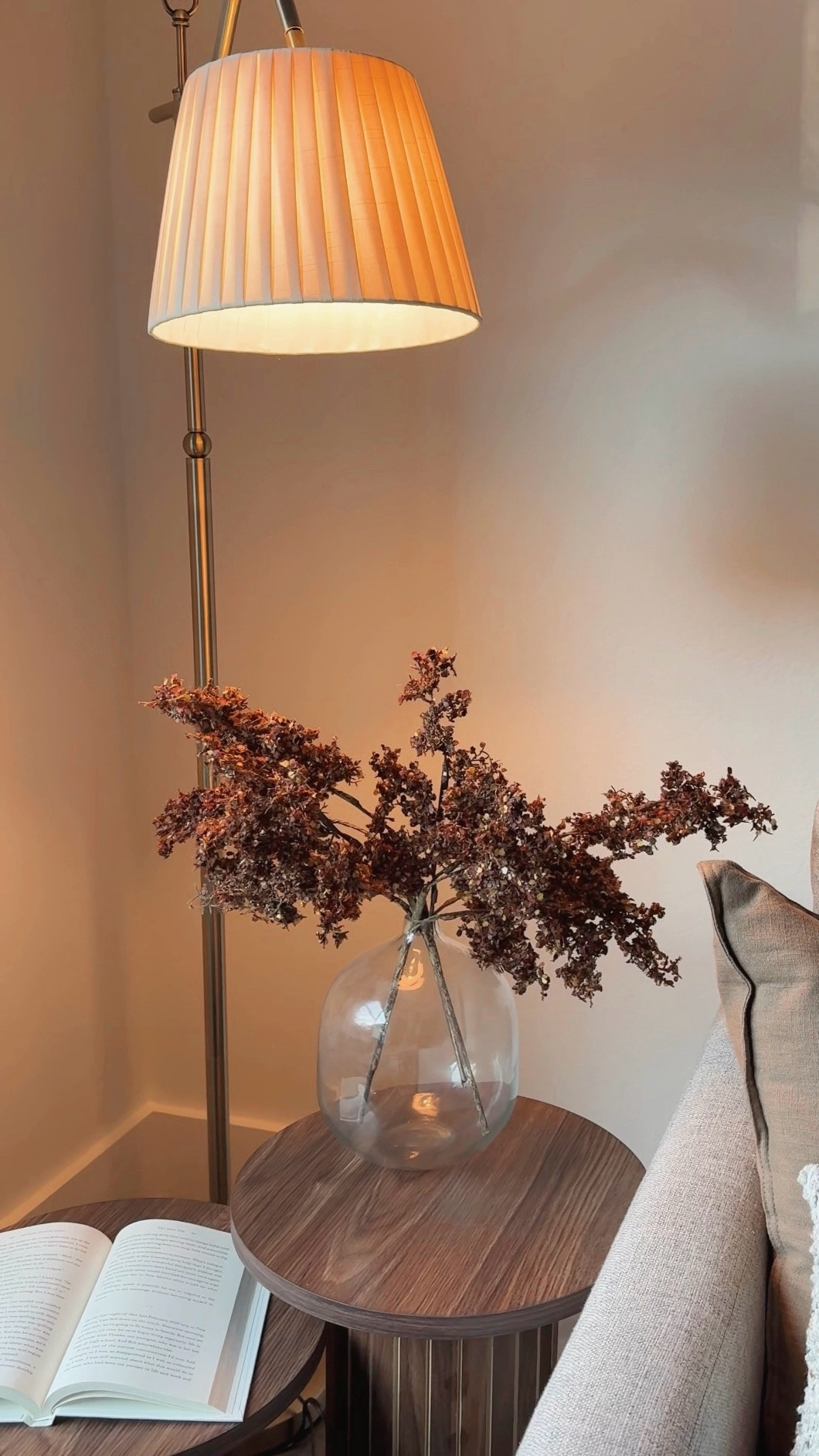 Name a better feeling than a post-Christmas home refresh. 😌 I got everything you see here — from the black olive tree to the cozy corner lamp — from @wayfair ✨

#Wayfair #WayfairPartner #Ad #NewYearNewYou #liketkit @shop.ltk


#LTKFindsUnder100 #LTKHome