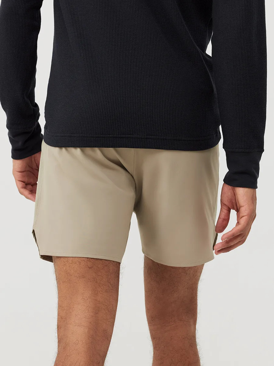 High Stride 7" Short with PocketsA Heart | Outdoor Voices