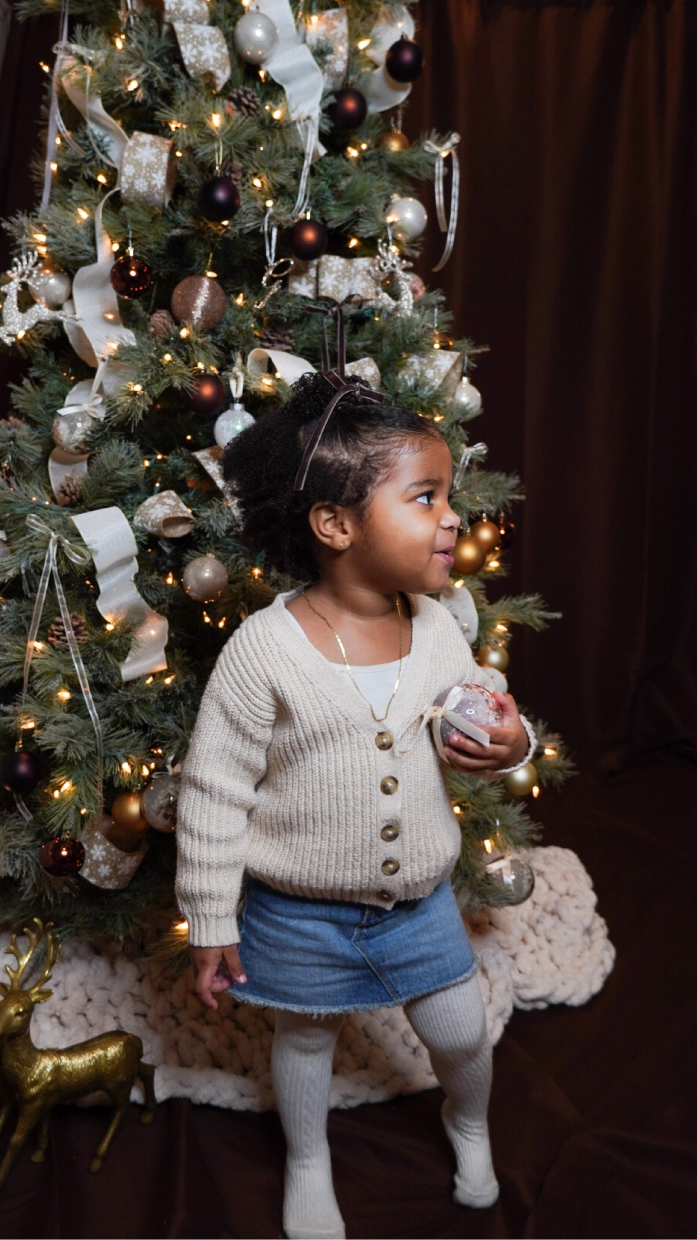 Thomas family Holiday shoot 2022 🤎🎄Emeri was born for the camera, just like her mama!

#LTKSeasonal #LTKunder100 #LTKGiftGuide
