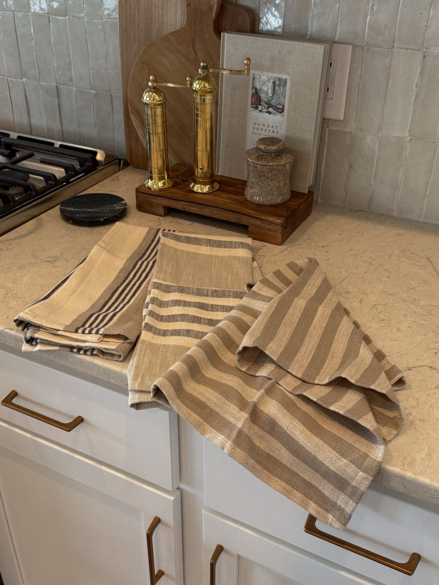 Shop three pack of tea towels from Amazon on sale! 