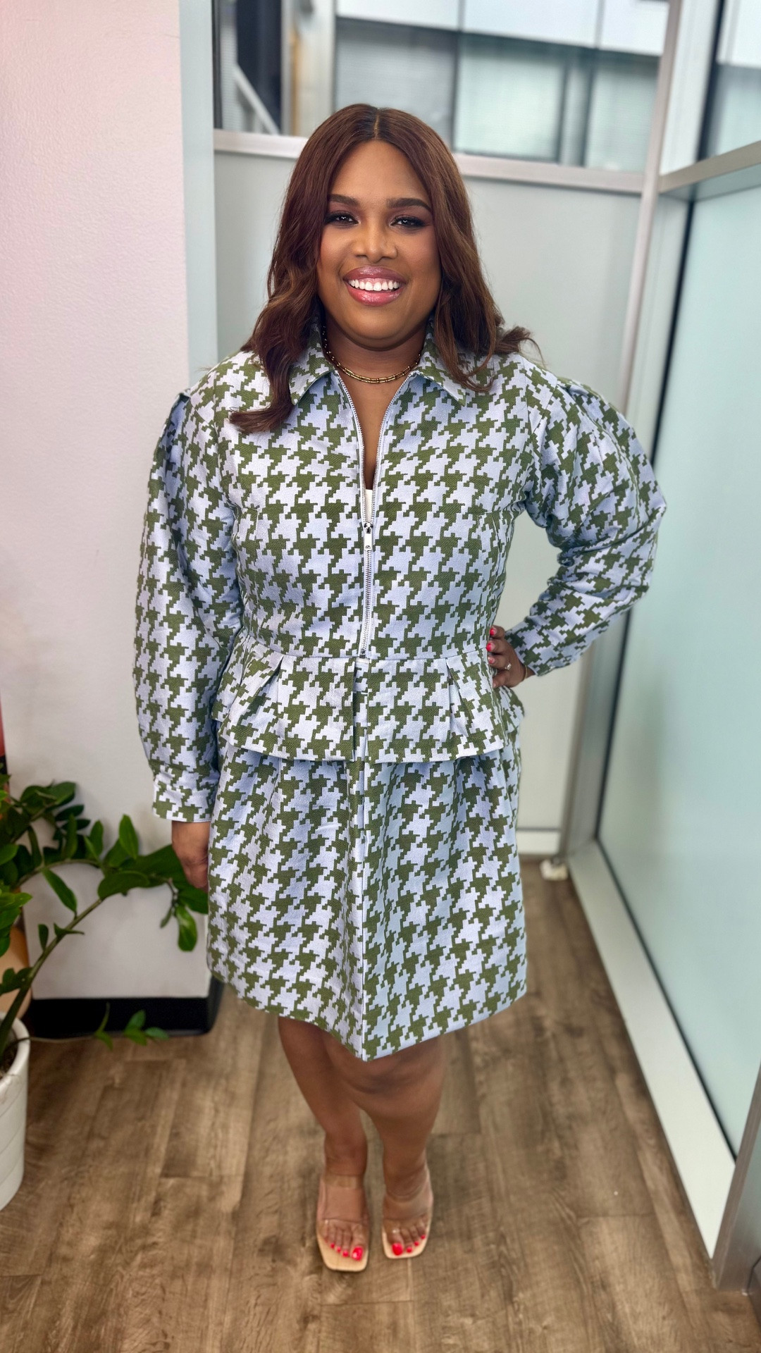 This look deserves a luxury moment ✨

Found this designer-inspired Walmart suit set and I’m obsessed with the tailored fit, chic peplum detail, and timeless print 🤍 Giving expensive energy without the high-end price tag 👏

Hit the bell in my LTK 🔔 (top right) so you get all the exclusives first!

#LTKootd #LTKBeauty #LTKWorkwear