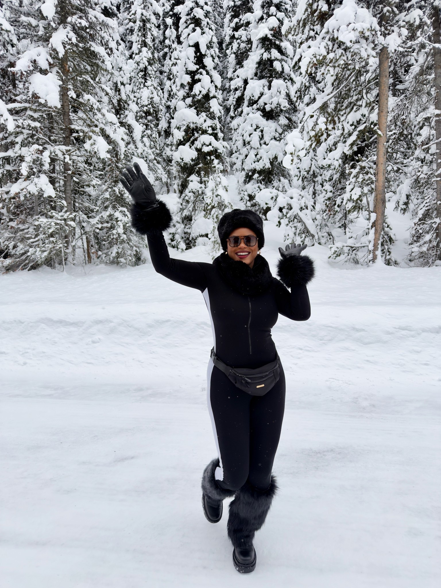 Après-ski state of mind, minus the skis 🤭🤍

#LTKSeasonal #LTKMidsize #LTKootd