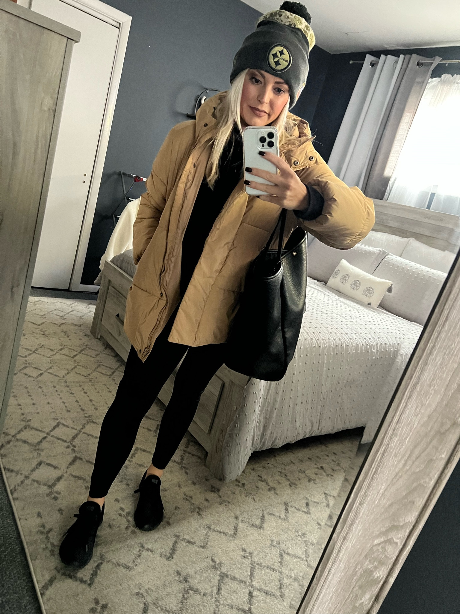 #puffer #beigepuffer #beanie #leathertote

#LTKunder100 #LTKSeasonal #LTKHoliday