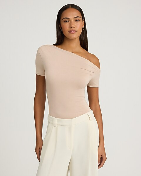 Off The Shoulder Short Sleeve Draped Tee | Express