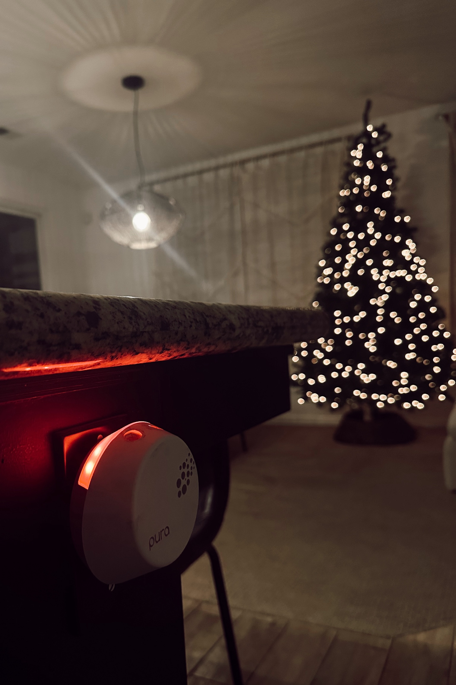 The best way to keep your home smelling fresh. Clean, safe + non toxic scents. Linking my fav one for Christmas that makes your house smell like a fresh cut tree 🌲 

#LTKSaleAlert #LTKSeasonal #LTKHoliday