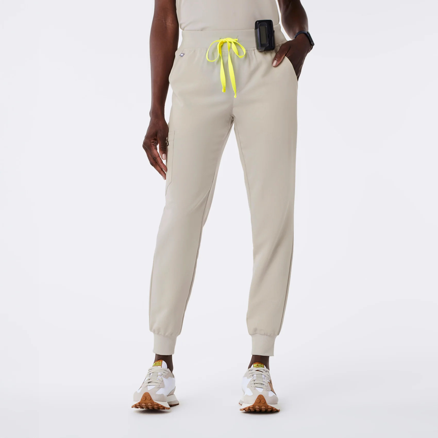 Women's Zamora Jogger Scrub Pants™  - Bone · FIGS | FIGS
