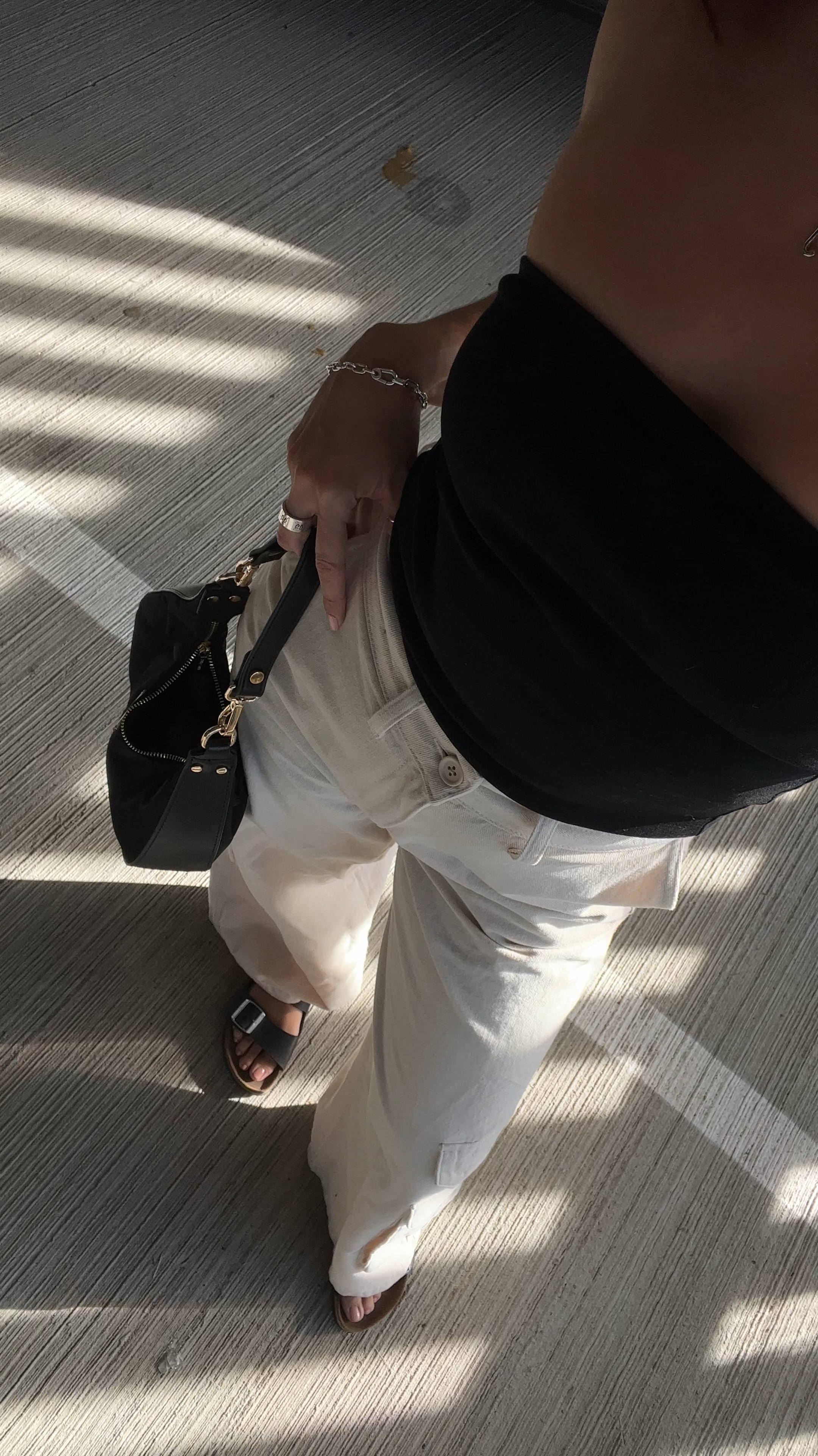 Minimal outfit with wide leg cargo trousers from asos - simple, easy and timeless for summer 🖤 

#LTKeurope #LTKstyletip #LTKunder100