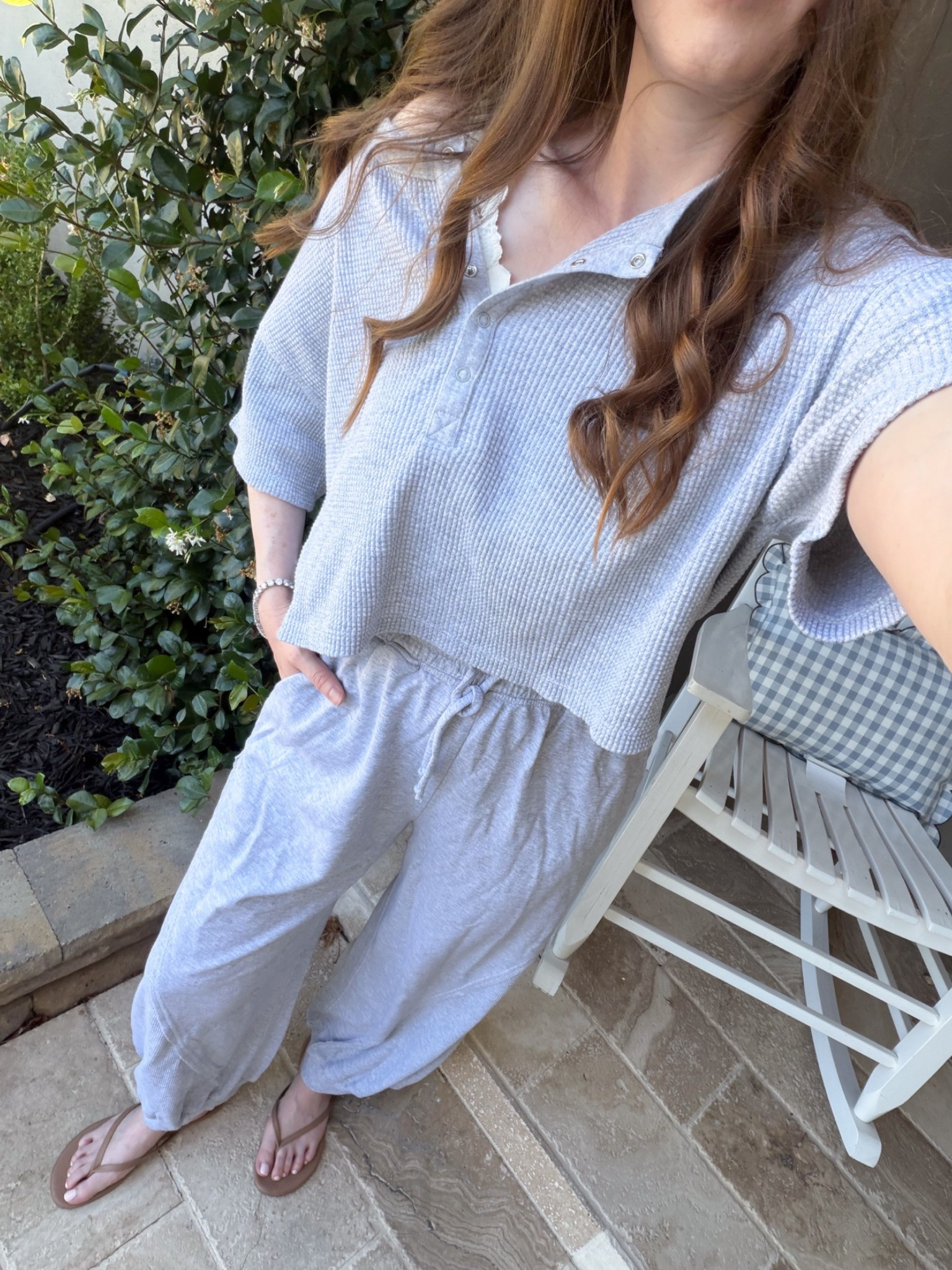 Comfy casual ootd 🩶☁️ waffle pants on sale!!
Top: XS
Pants: XS
Bralette: S
Sandals: tts

#LTKootd
