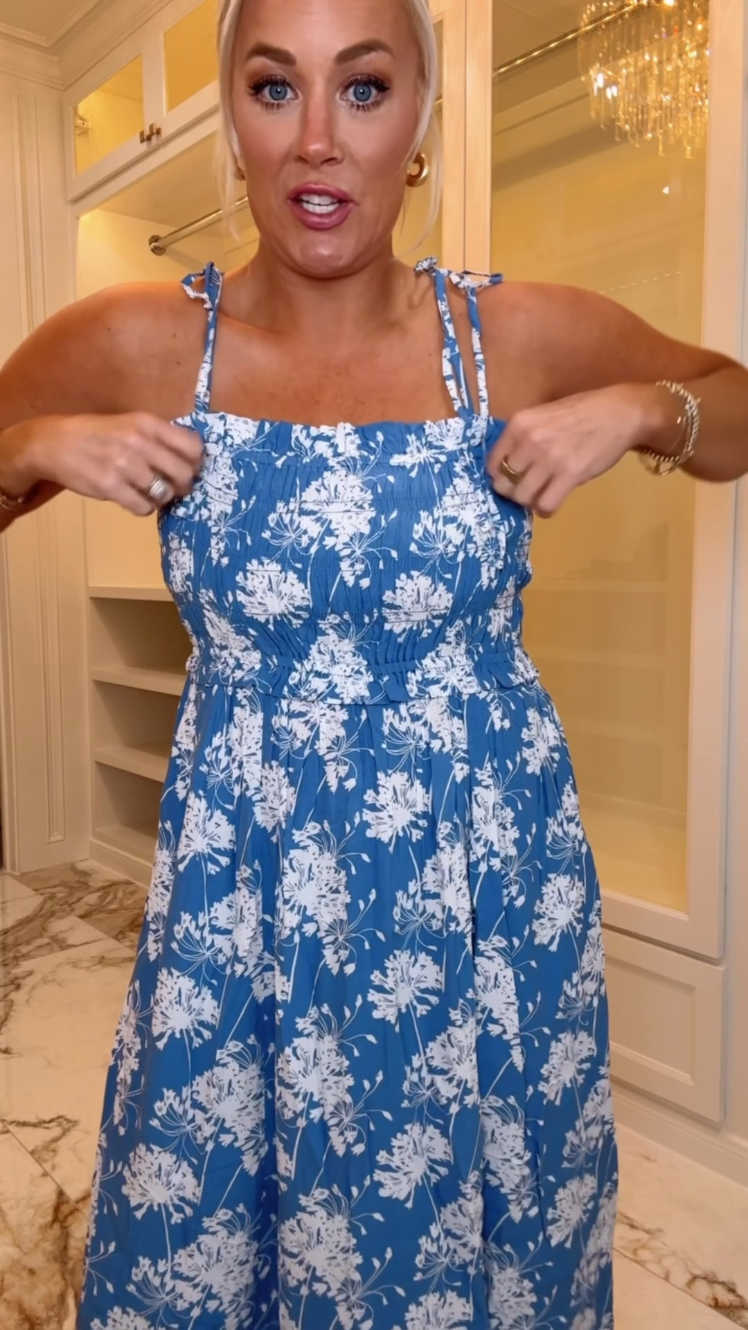 This has to be the softest, comfiest most adorable spring maxi dress I’ve found / wearing size small 