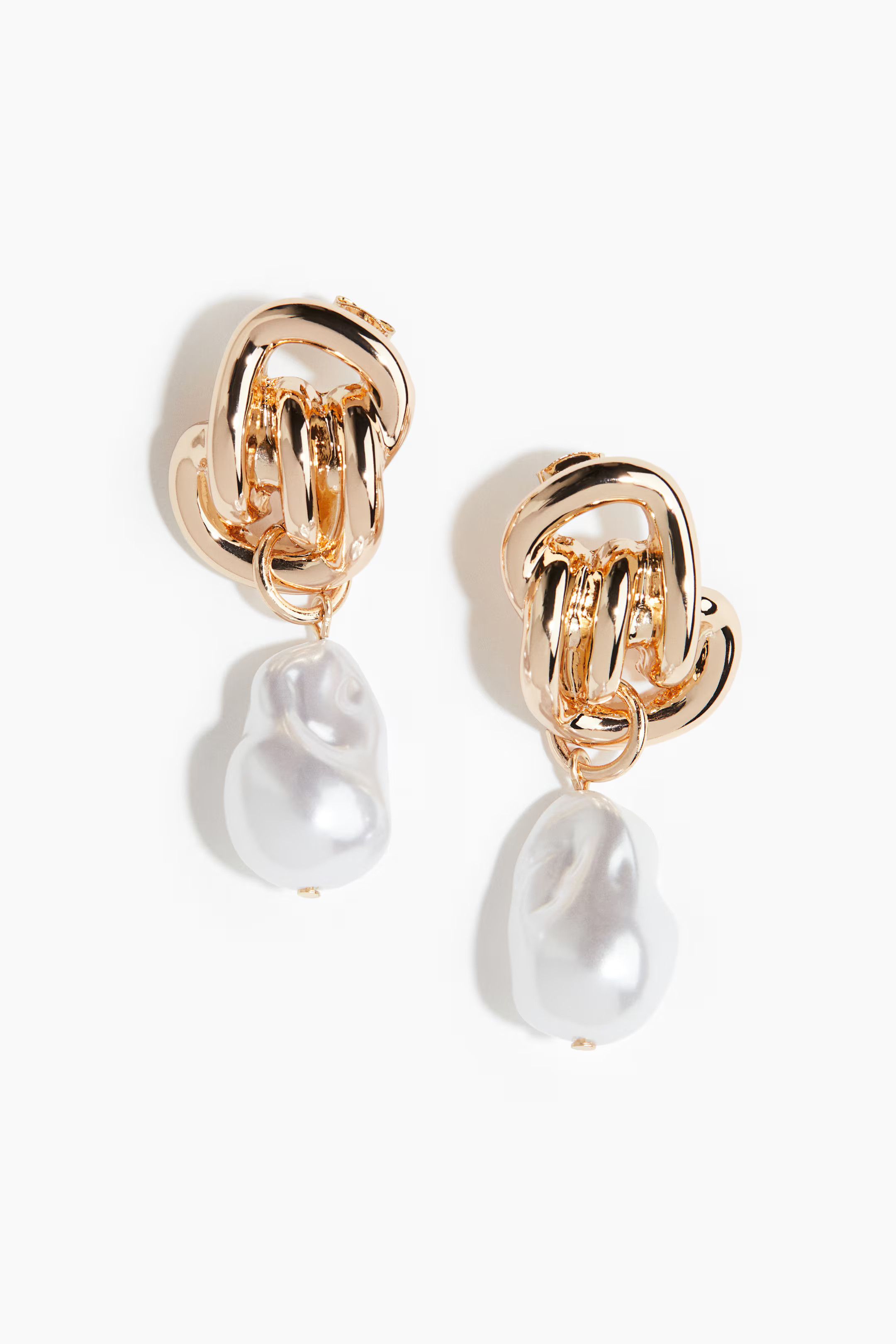 Bead-pendant earrings | H&M (UK, MY, IN, SG, PH, TW, HK)