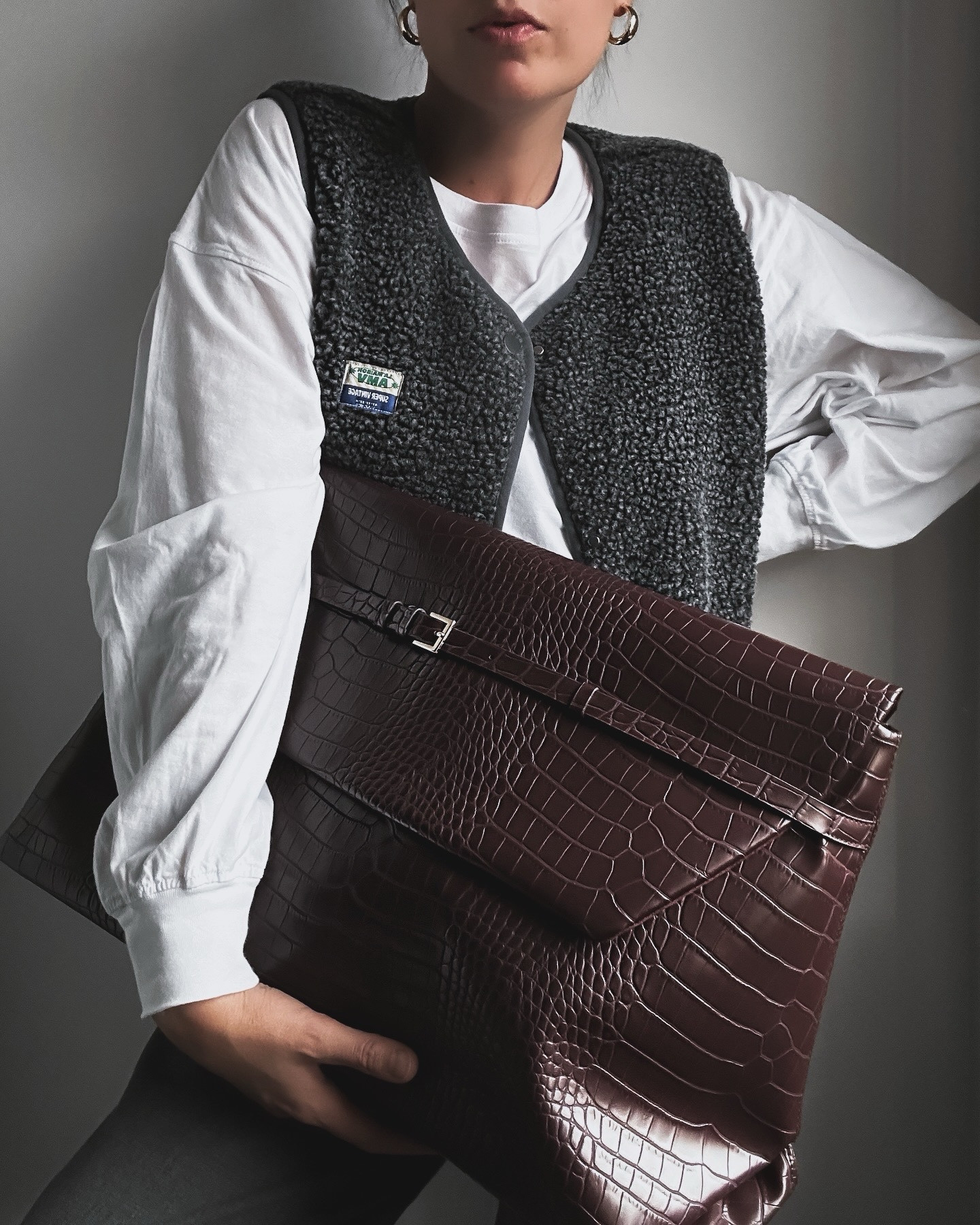 Croco clutch 🍇

#LTKSeasonal #LTKStyleTip