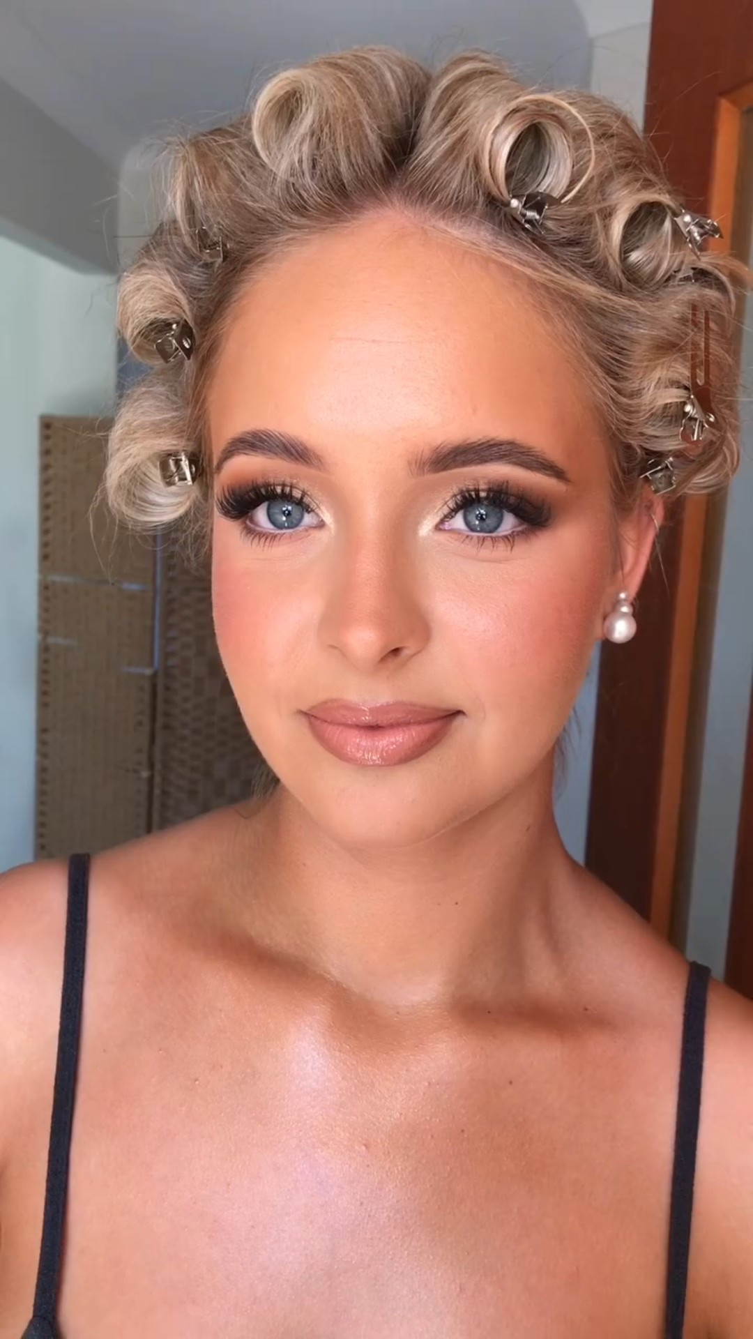 Imagine looking like this… with pinned curls 🫠 

Blush @patricktabeauty She’s That Girl
Lips @morphebrushes Makeup Talk, @maccosmeticsanz Honeylove, @mcobeauty Clear Gloss

#formalmakeup2024 #prommakeup2024 #gladstonemakeupartist #patricktabeauty #morphebrushes #maccosmetics #mcobeauty