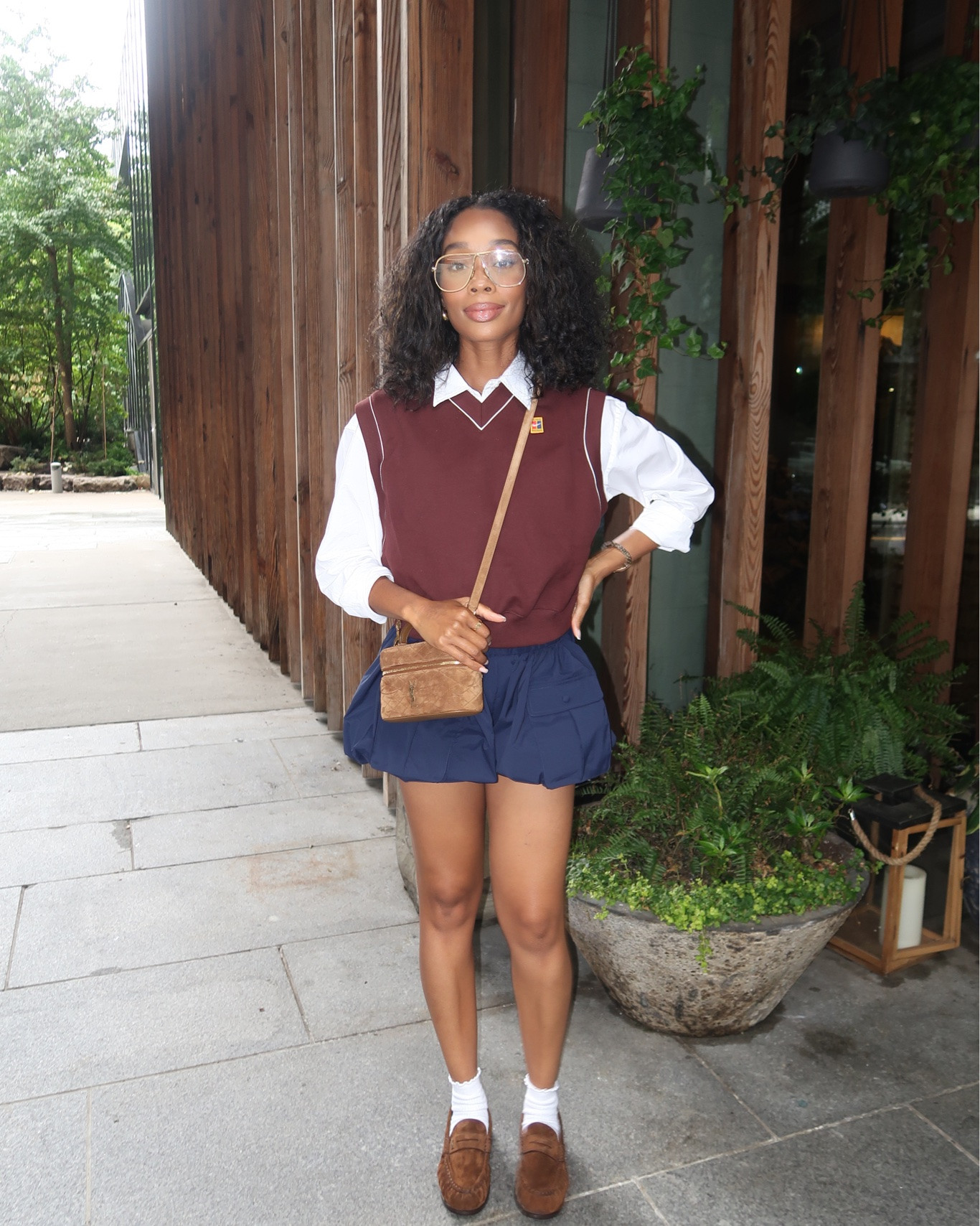 US Open in the most comfy transitional fit. 🎾🤍

White top - S
Vest - S
Bubble Shorts - XS 
Shoes — TTS (and sooo comfy!)