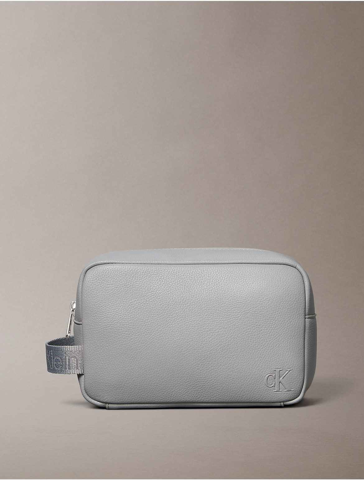 Calvin Klein Men's Cargo Dopp Kit - Grey | Calvin Klein (US)