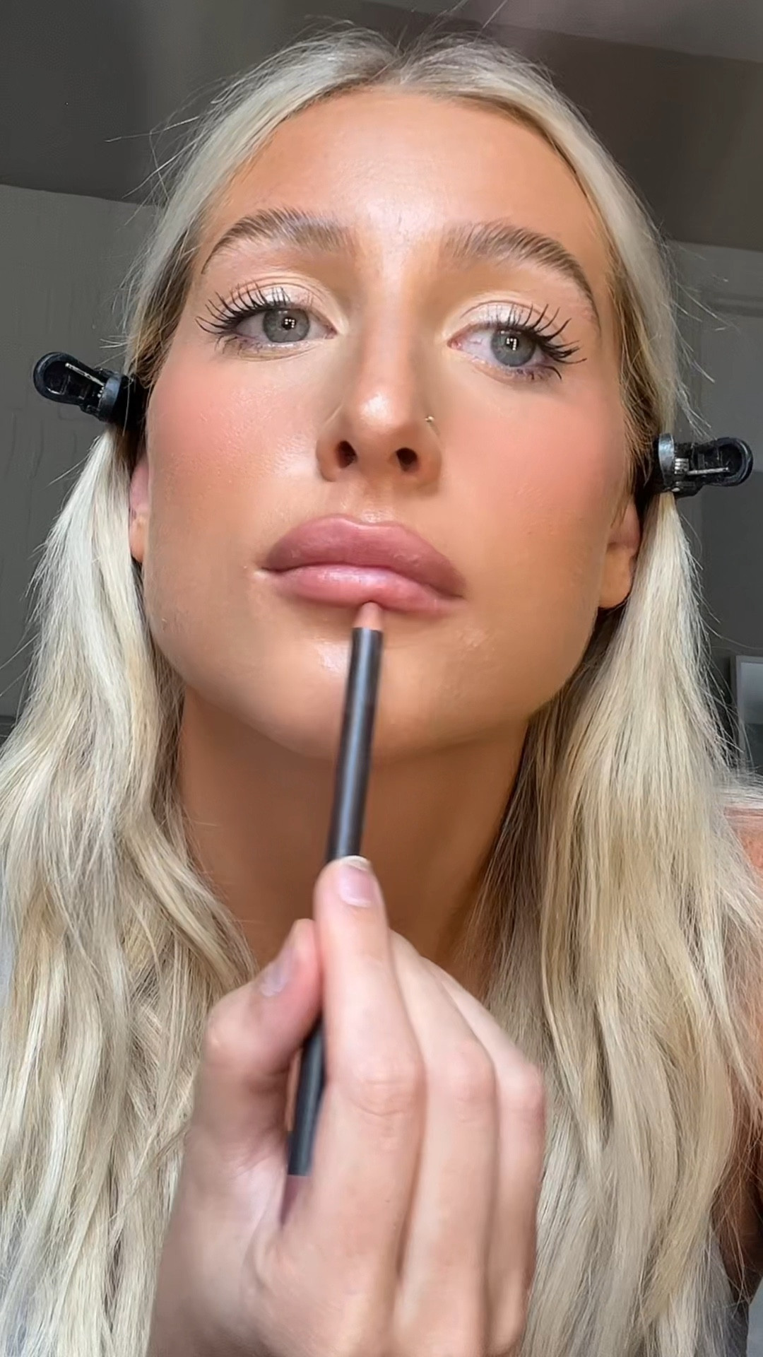 My go to make up products for a quick put together, glows look. Mostly drugstore products xx 