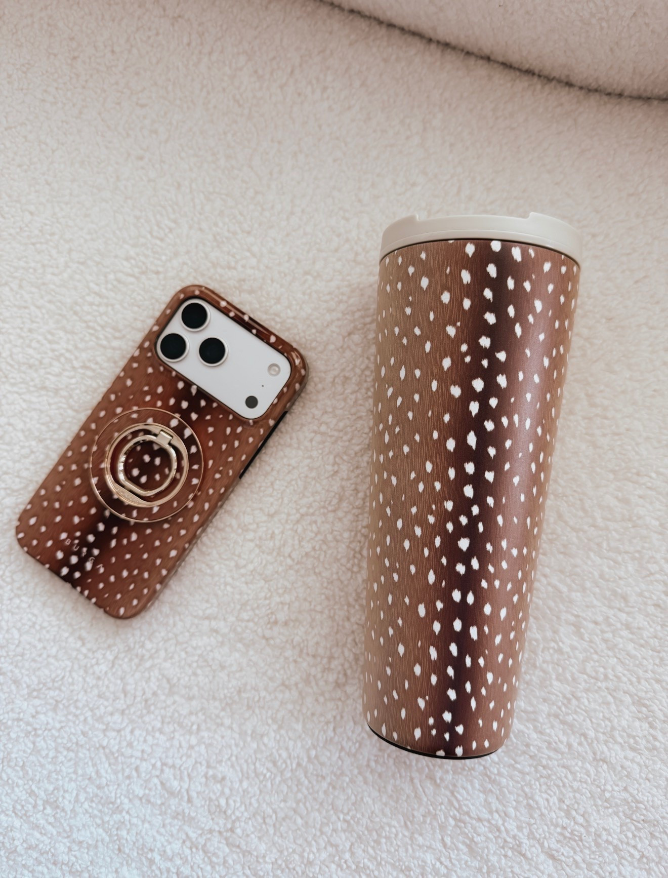 Loving these fawn print accessories