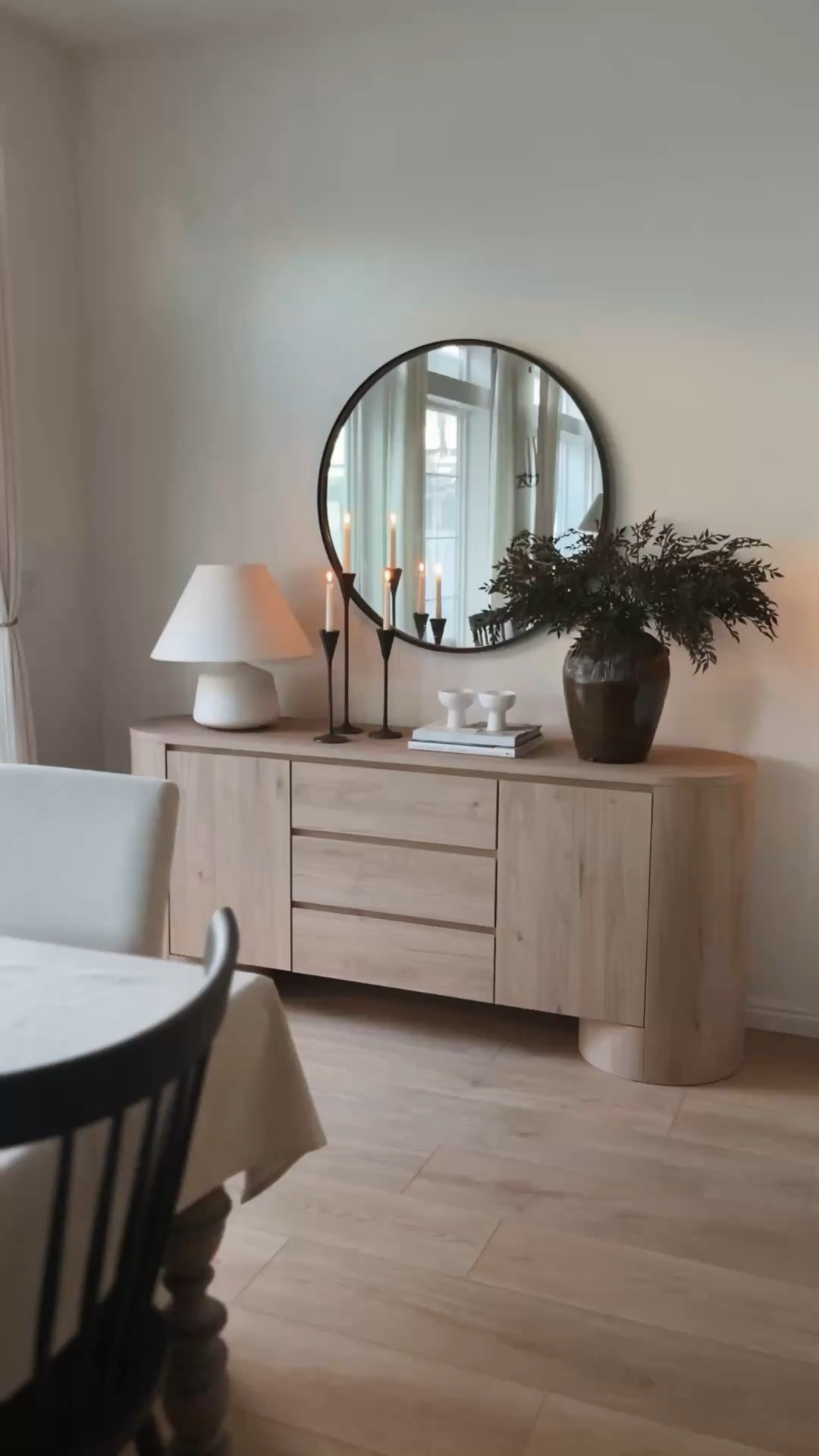 Easily one of my favorite spots! I can’t get over this sideboard, it’s a true beauty! 🤍✨





#home #earthy #modern #interior #neutral #diningroom #livingroom #sideboard #cabinet #mirror #vase #lamp #light #finds 

#LTKHome #LTKStyleTip #LTKFindsUnder100