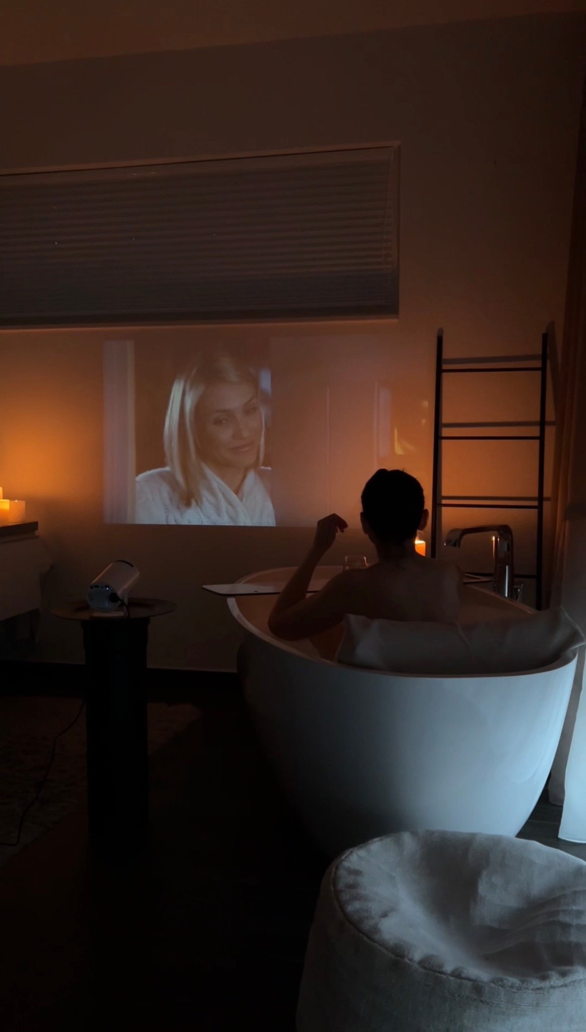 Kinoabend zu Hause 

Beamer, Wellness zu Hause 

#LTKdeutschland #LTKeurope #LTKhome