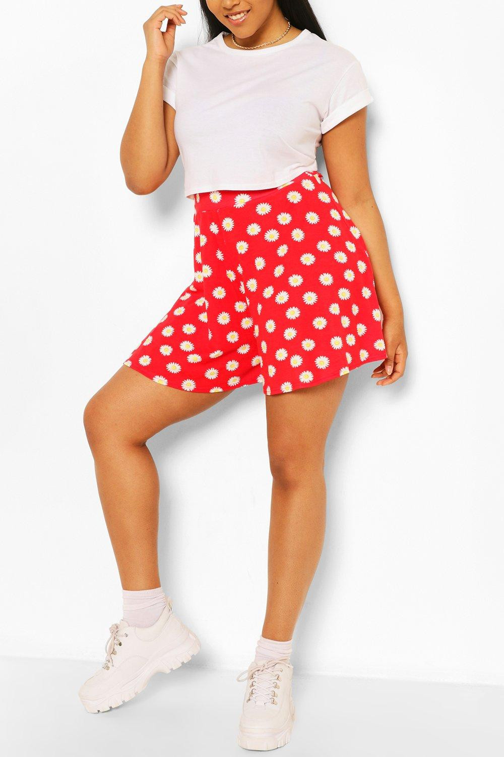 Womens Plus Floral Flippy Beach Short - Red - 24 | Boohoo.com (US & CA)