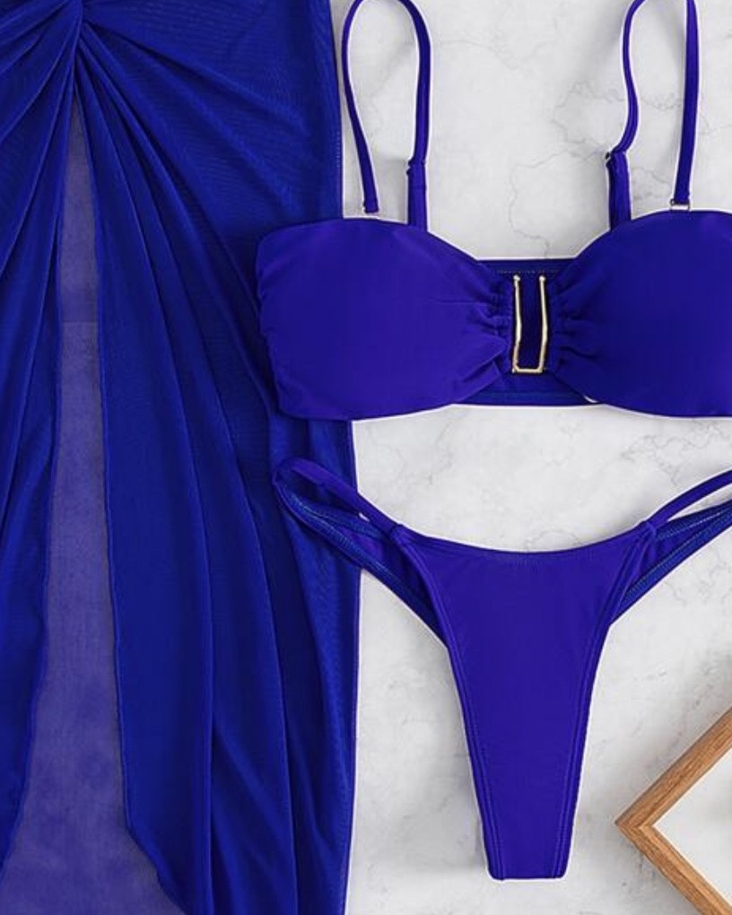 Uffff está caliente este set de bikini para este verano ..Su color azul es el q más me ha encantado lo usaré la próxima vez q valla a la playa ..Yo uso una talla S y me estuvo quedando genial..Está espectacular para este verano 💙💙💙💙@shein