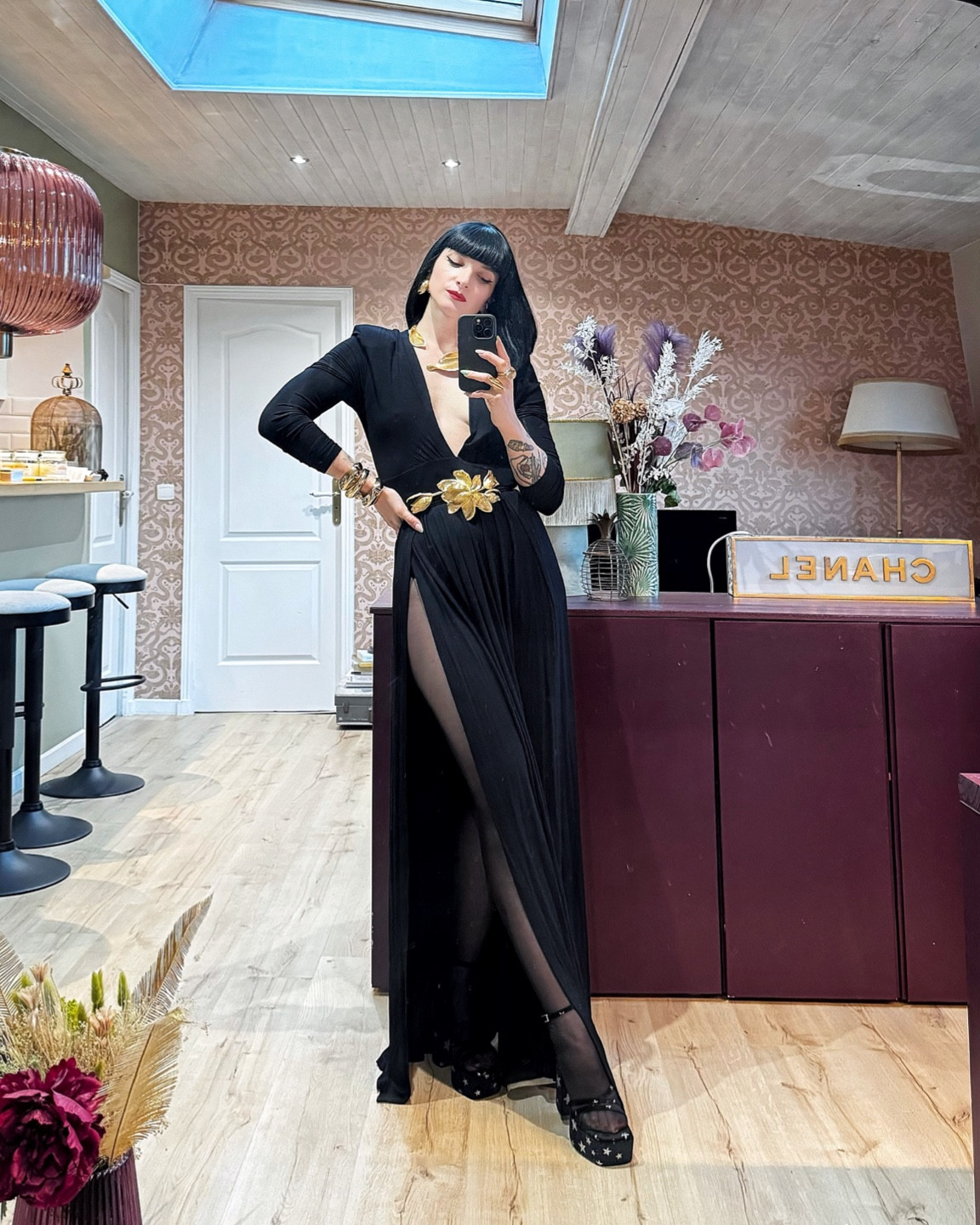 Perfect deep neckline Little black dress 

#LTKparties #LTKeurope