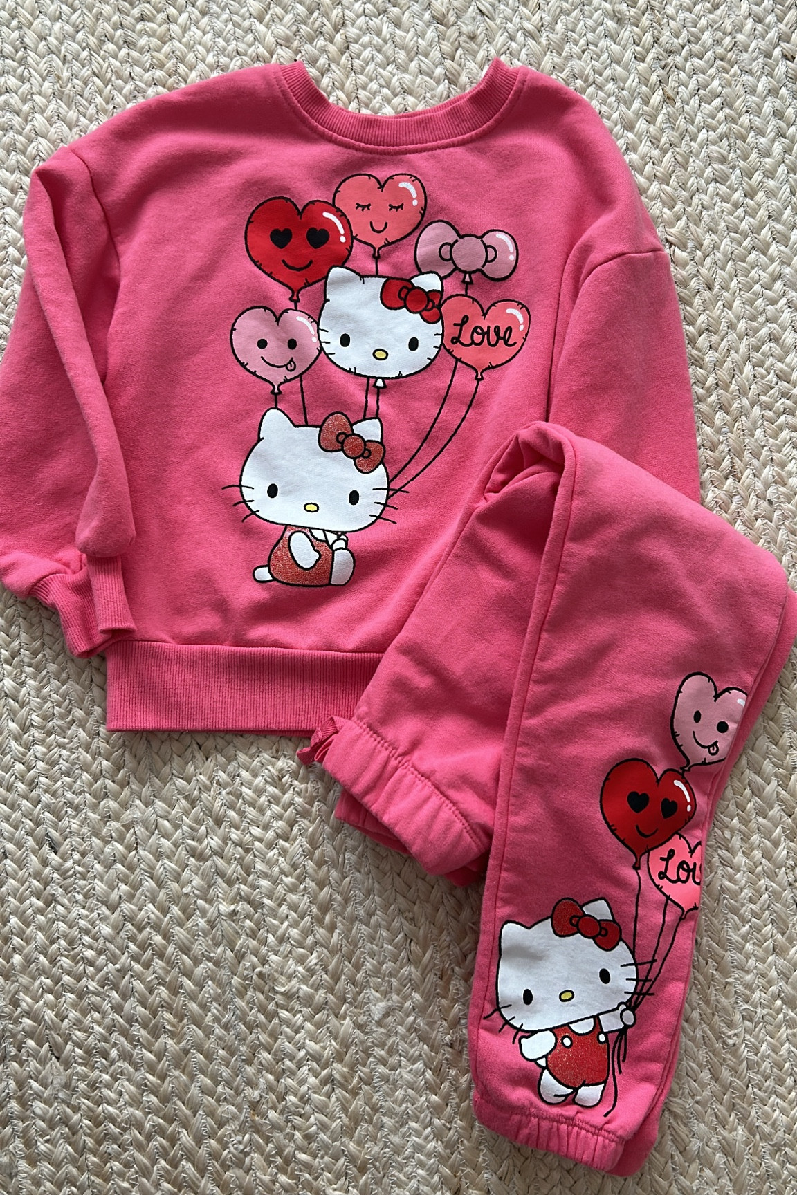 The cutest, Hello Kitty Walmart outfit! Valentine’s Day outfit 

#LTKStyleTip #LTKKids #LTKGiftGuide