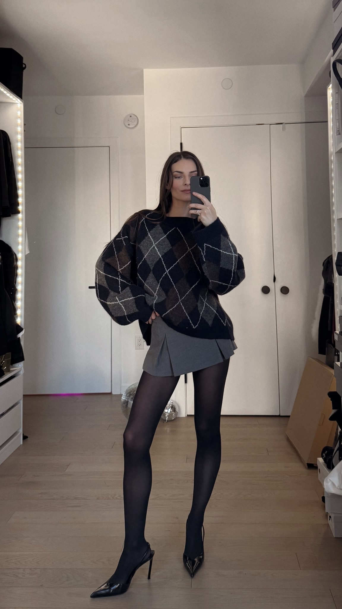 Affiliate links 
Exact skort is old zara