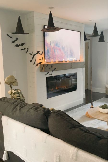 Halloween living room 👻🦇🤍✨🕯️

#LTKhome #LTKSeasonal #LTKHalloween
