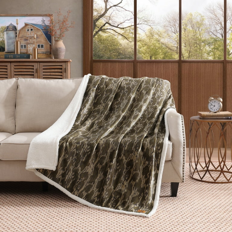 Mossy Oak Sherpa Throw Blanket, 50"x60”, Bottomland | Walmart (US)