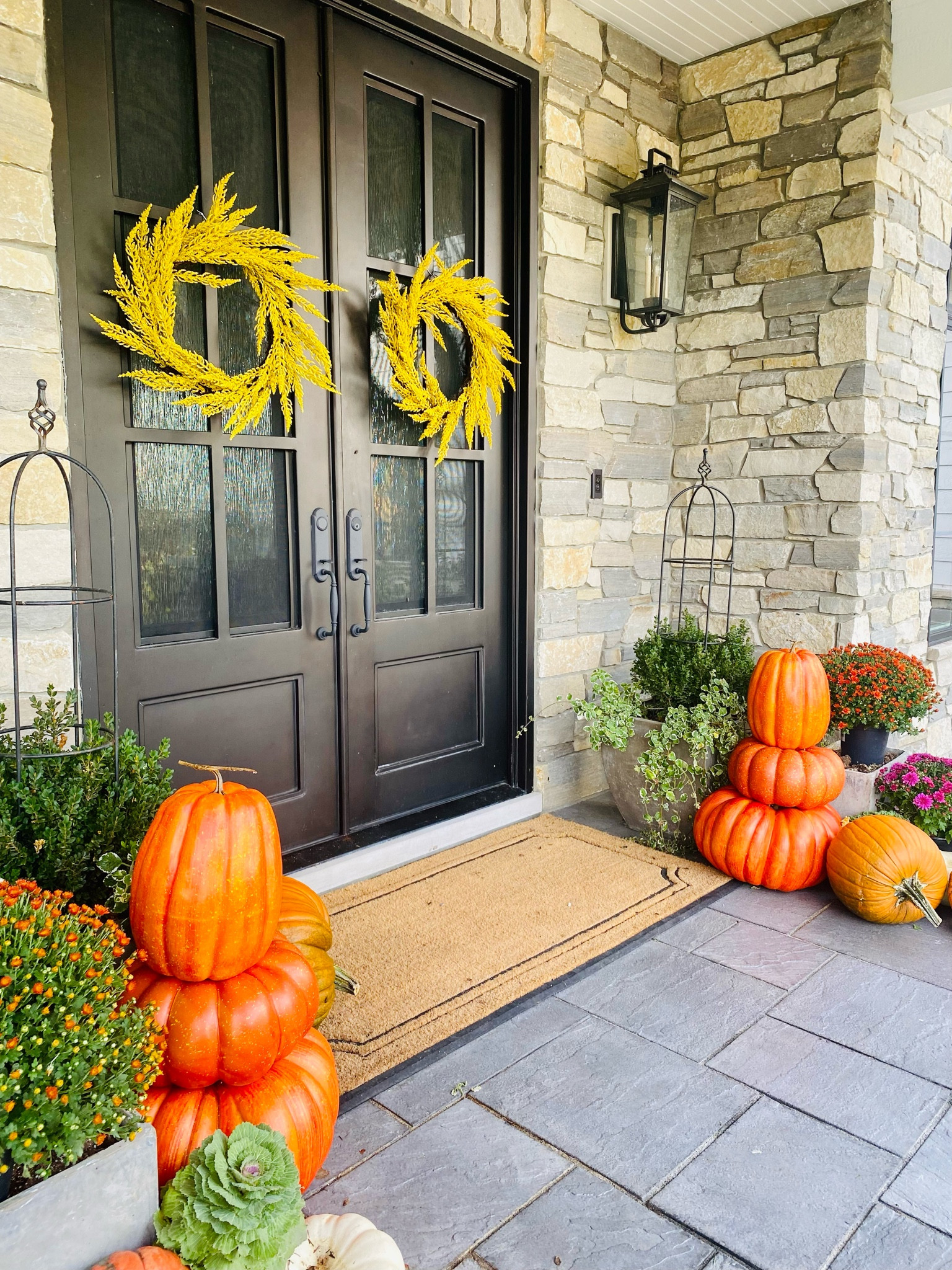 Love Fall porches!🧡

#LTKhome #LTKSeasonal