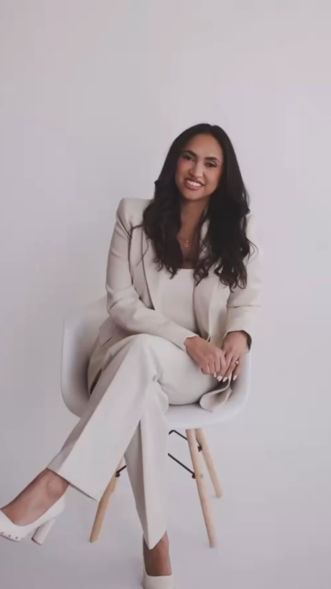 Hey loves 💕 Quick reintroduction!
I’m Maria, 41 years young and a proud mama to two beautiful 6-year-old twin girls who are my entire world 👯‍♀️💗

I spent 12 years working as a crime scene tech which yes it was fascinating, but as you can imagine, it came with some heavy moments. Now, I’m choosing to celebrate life, love, and happiness every chance I get ✨

I’m new to sharing my fashion content here, and it’s been such a fun and uplifting journey so far! Thank you for following along — excited to keep growing this space with you 🤍


#LTKFamily #LTKStyleTip #LTKOver40