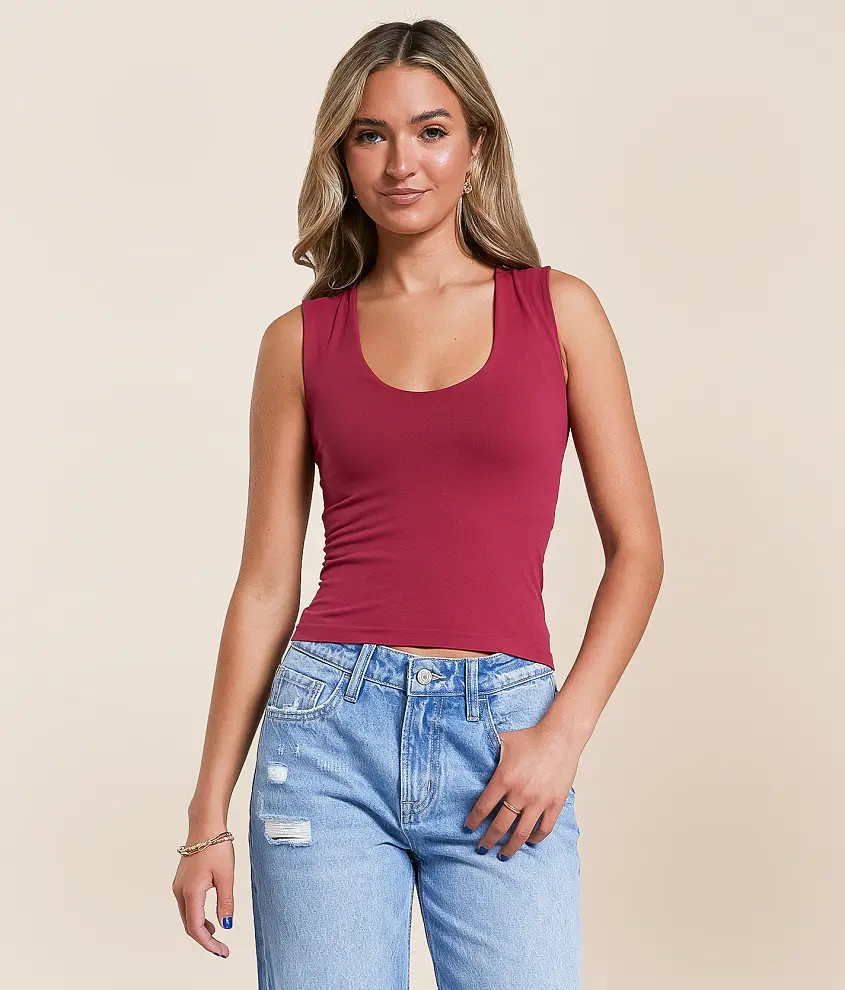 Clean Lines Cropped Muscle Cami Tank Top | Buckle