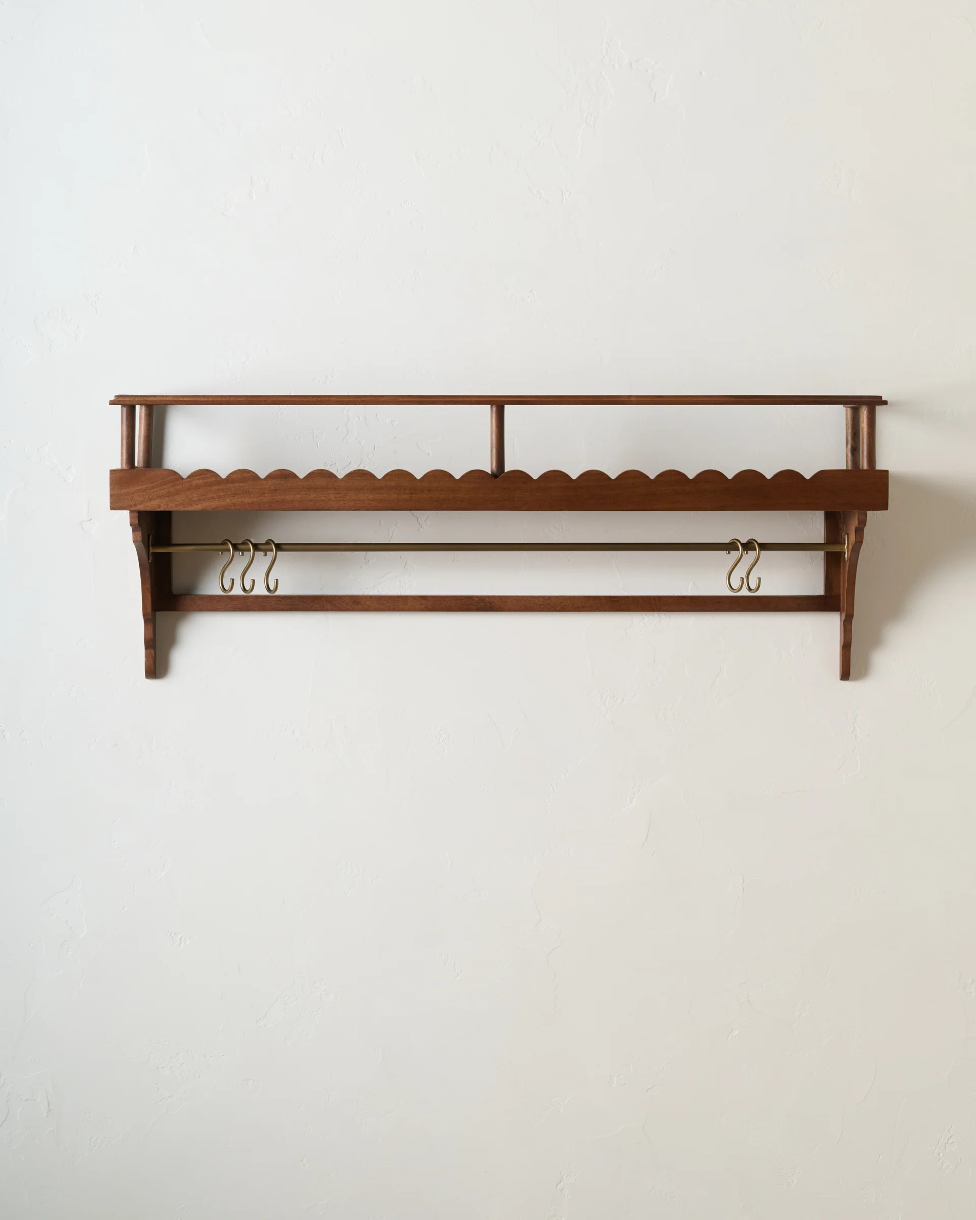 Anderson Scallop Shelf with Rail | Magnolia
