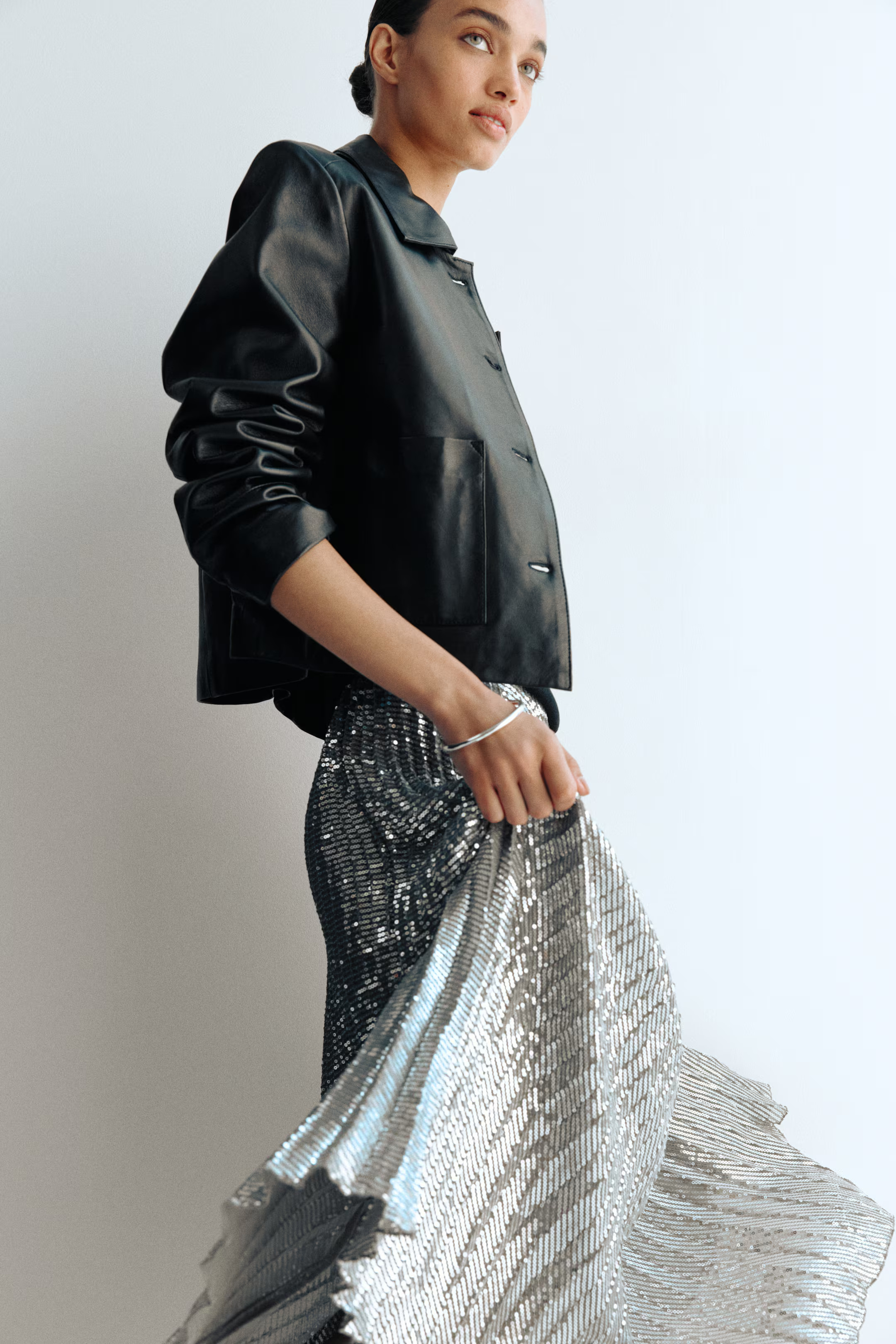 Sequined plissé skirt | H&M (UK, MY, IN, SG, PH, TW, HK)
