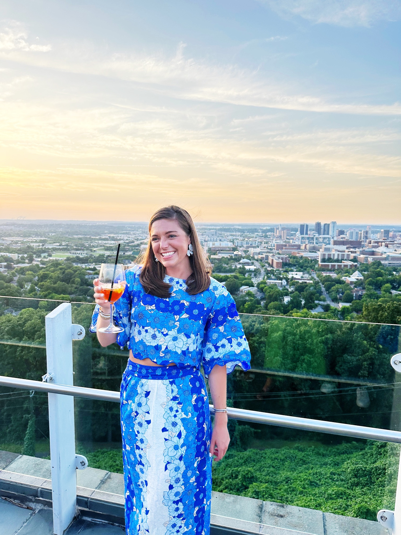 One of the best Farm Rio drops 💙🦋🌀

Wearing XS in both top & bottom 