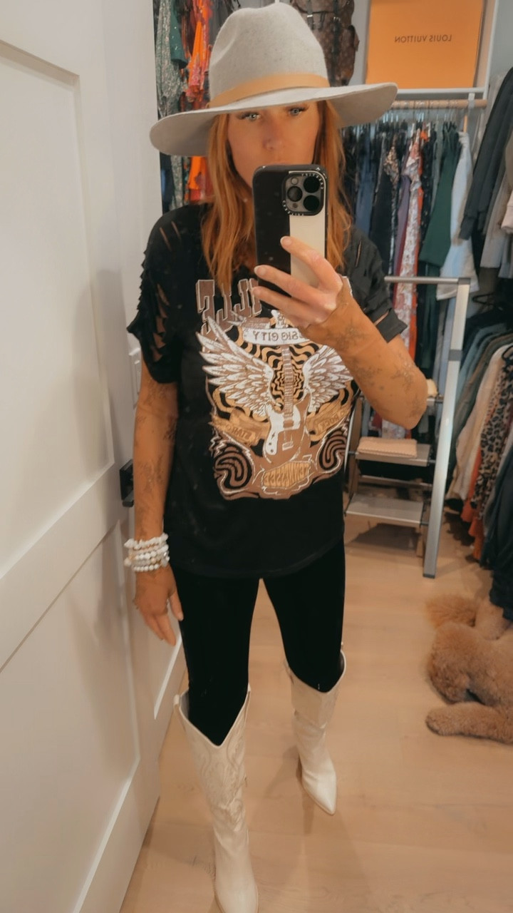 Modern Western Wear 🖤 Nashville outfits 

#LTKStyleTip #LTKU #LTKPetite