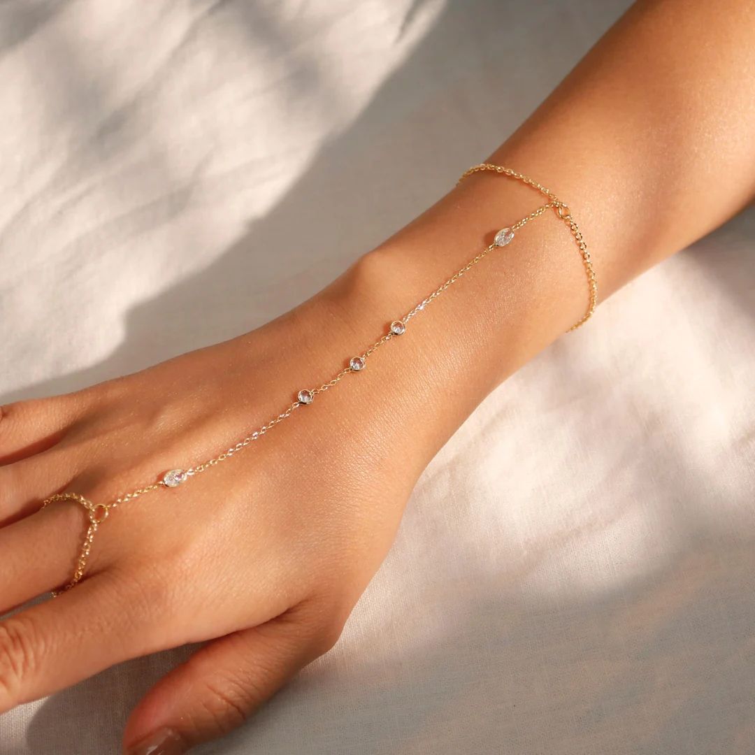 Gold Dainty Hand Chain Bracelet for Her Link Ring Bracelet - Etsy | Etsy (US)