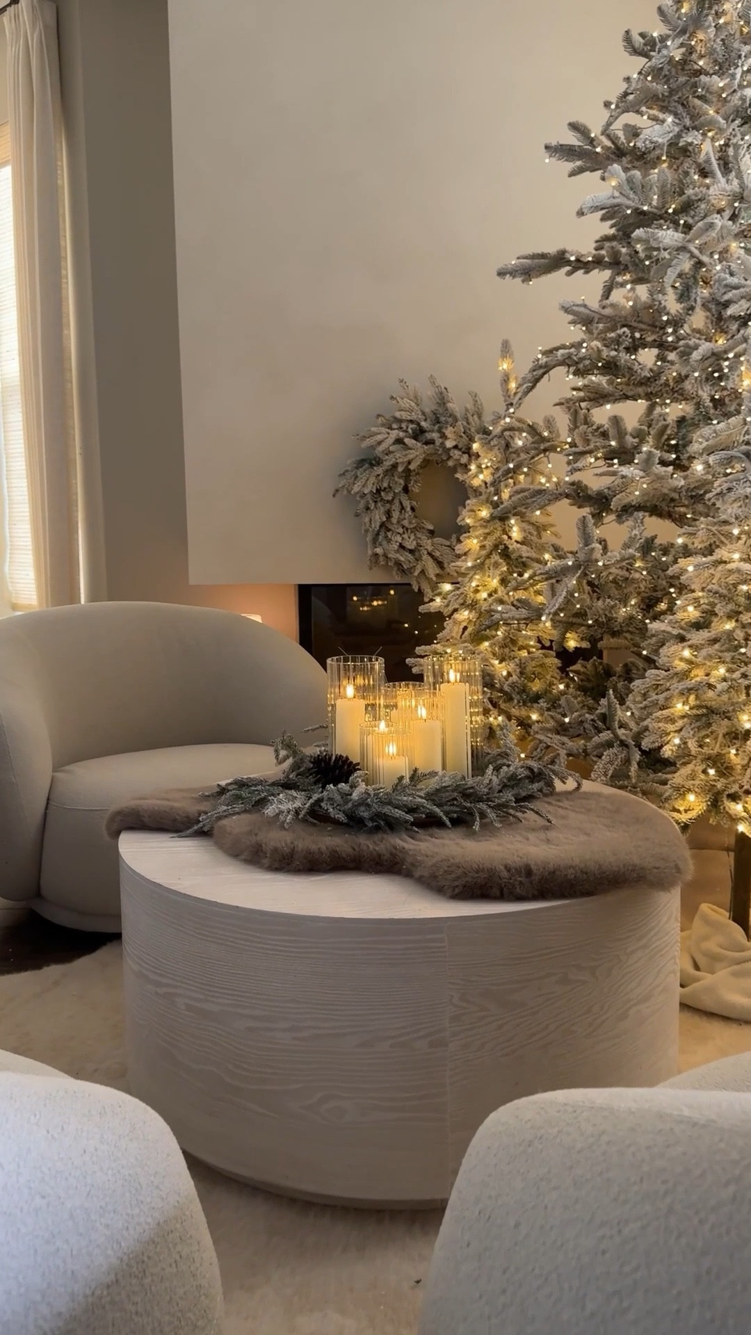 Easy holiday coffee table styling 

#LTKHome #LTKHoliday