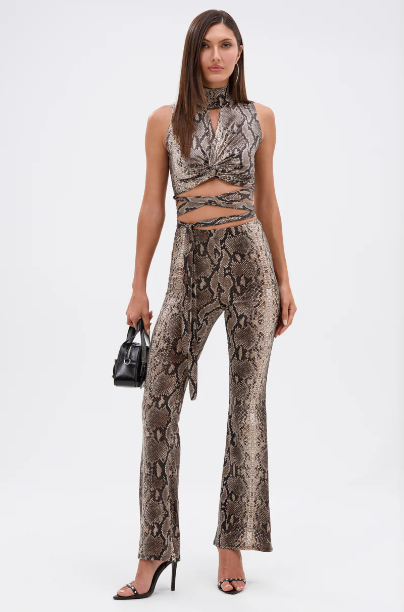 AKIRA Love Me Harder Snake Flared Legging | Brown | Size 1X | AKIRA