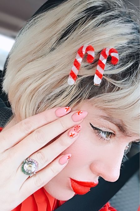 My Christmas nails , lipstick and Hairclips 

LTKFestiveSaleES #LTKGiftGuide #LTKHoliday