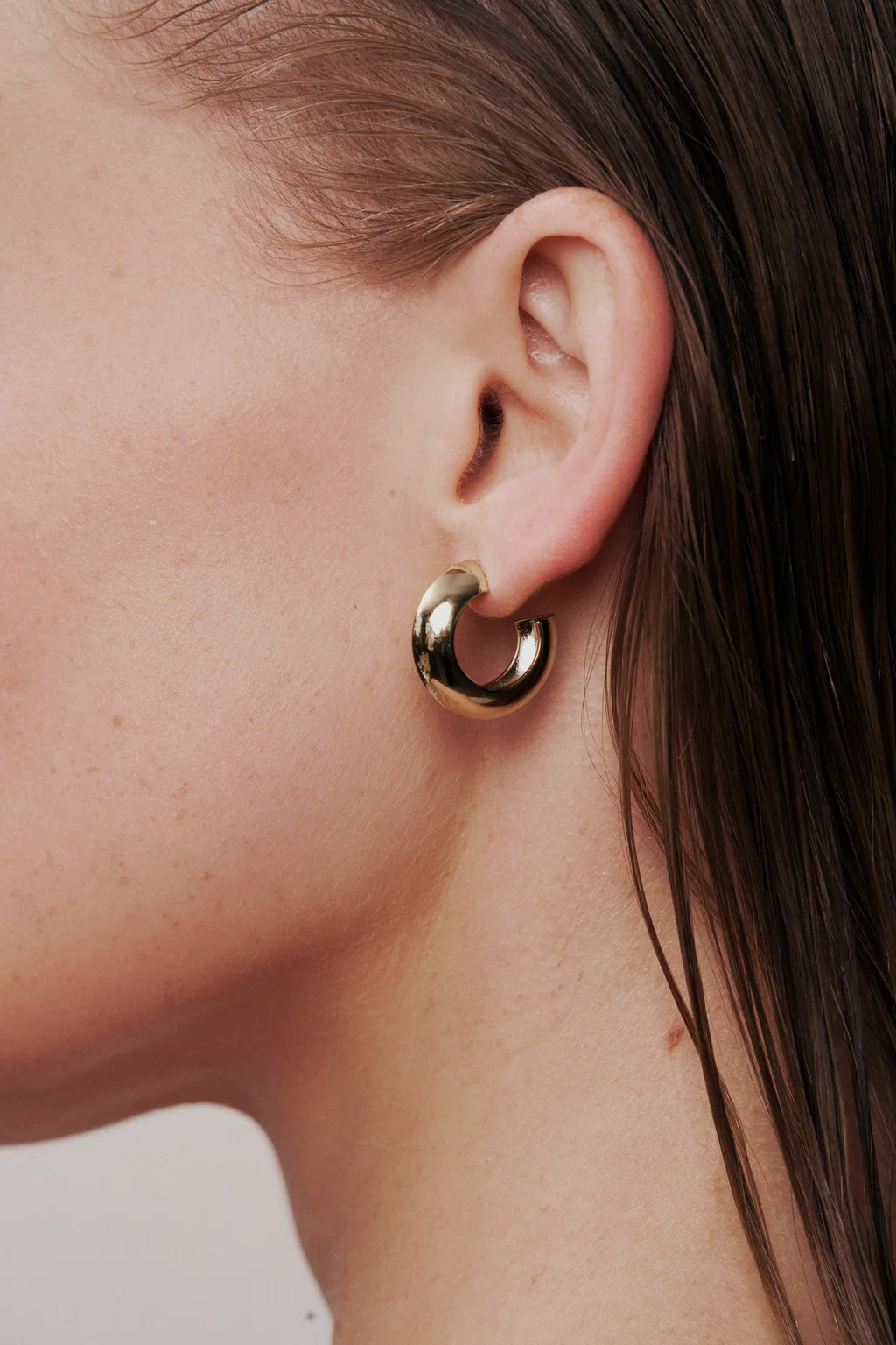 Holly Hoops | Lili Claspe