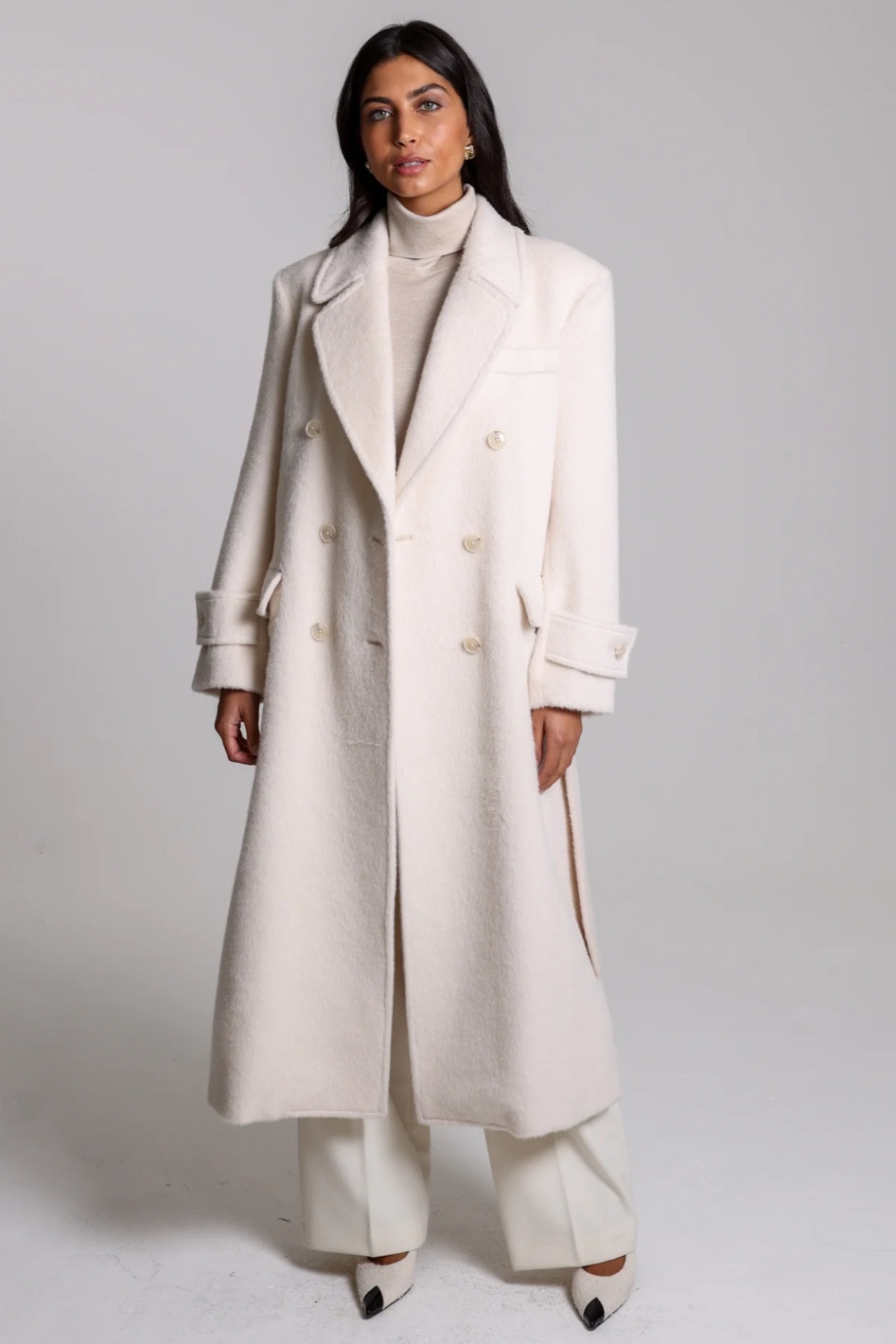 white coat

#LTKSeasonal #LTKeurope #LTKHoliday