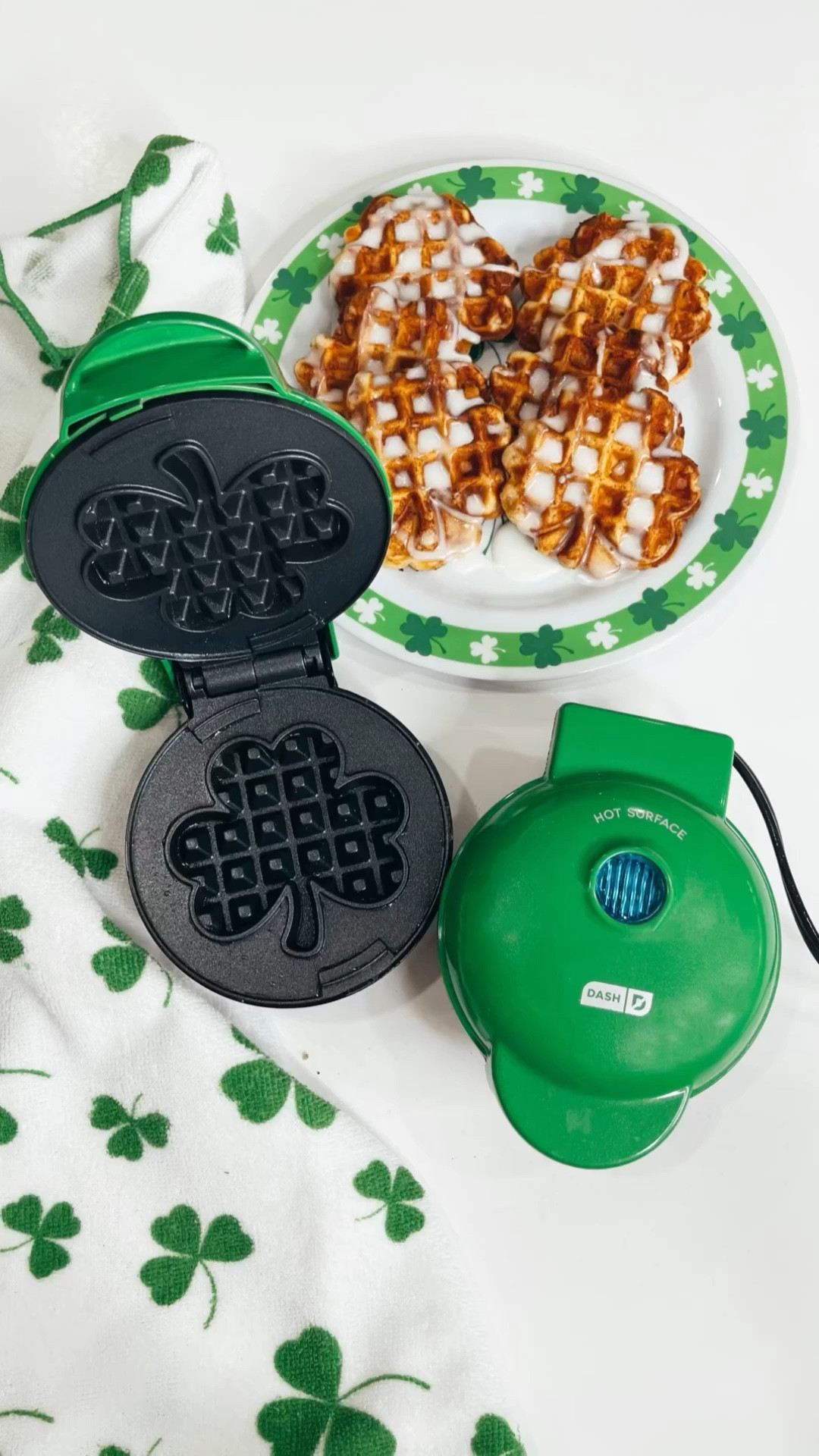 Dash Shamrock Mini Waffle Maker, Green