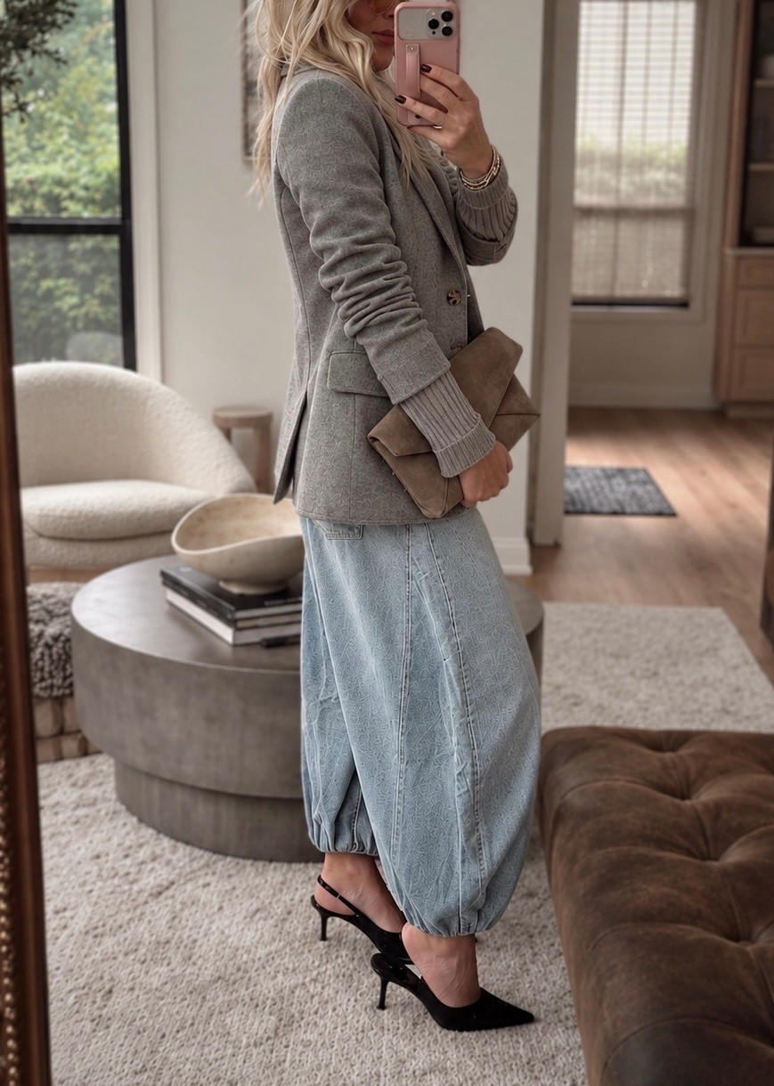 Fall outfits…🤎🍂
TTS 



Blazer. Fall style. Workwear. Trending. Fall outfit. Jeans. Mesh heels

#LTKootd #LTKWorkwear #LTKSeasonal