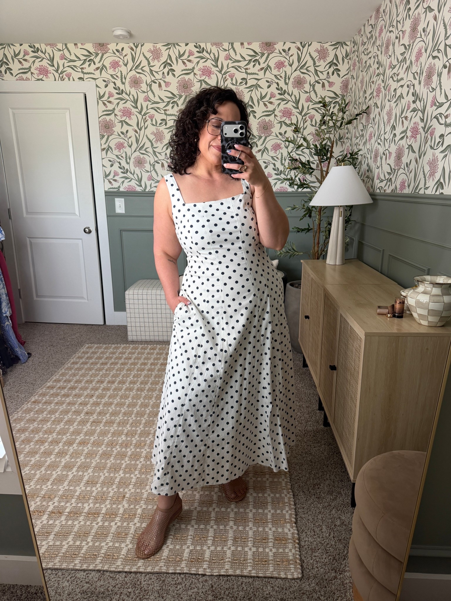 @abercrombie midsize dress amandareederblog wearing size large! This dress is perfect for summer events coming up! 

#LTKootd #LTKvlog #LTKMidsize