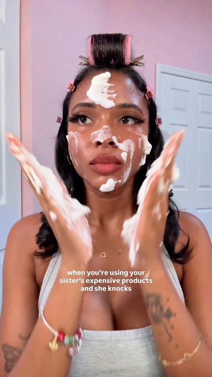 caught red handed but skin still glowy tho @vacationinc whipped sunscreen ☀️✨

#makeup #beauty #sunscreen