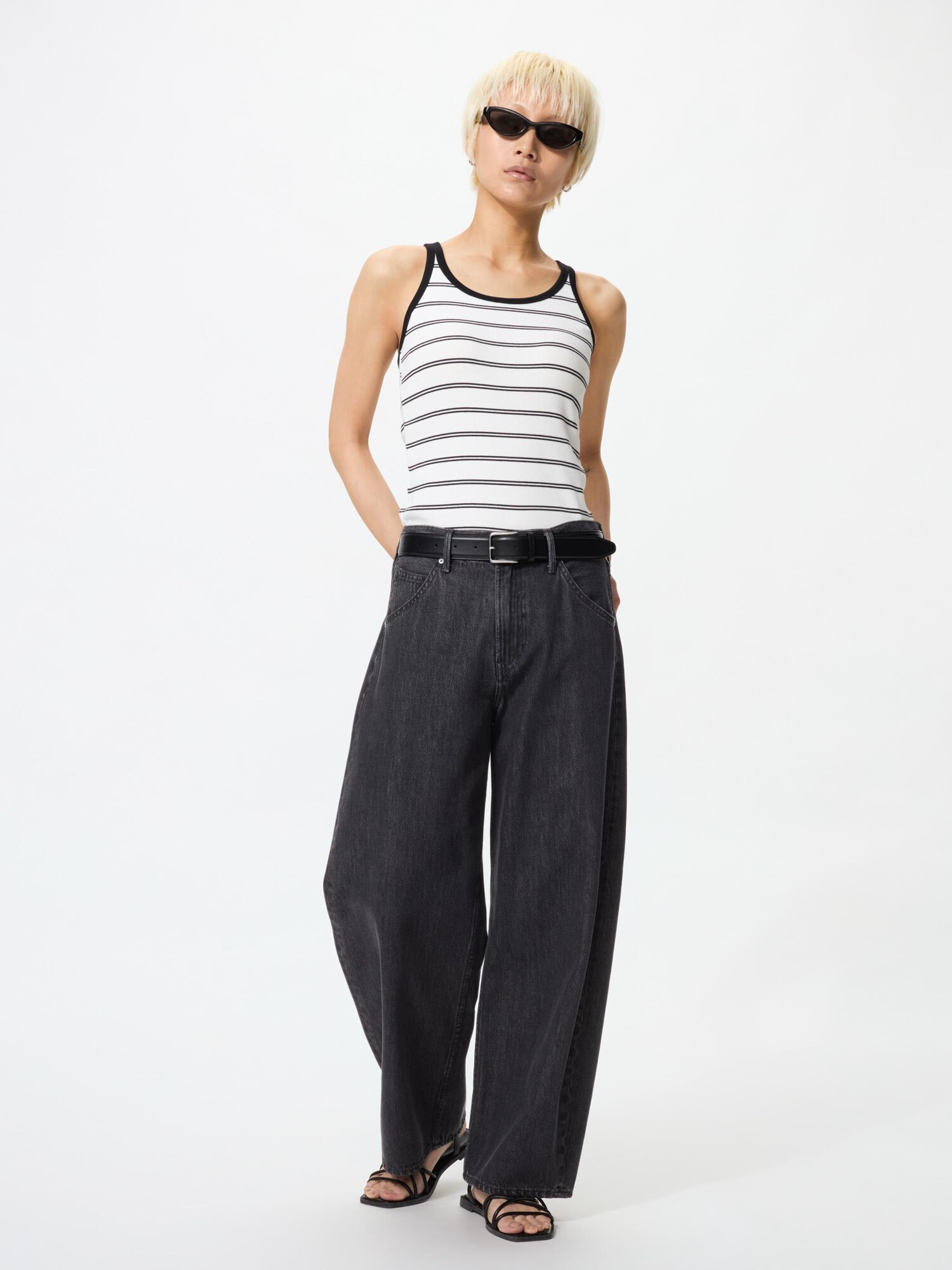 UNIQLO Women's Barrel Jeans, Dark Gray, 22 inch | UNIQLO (US)