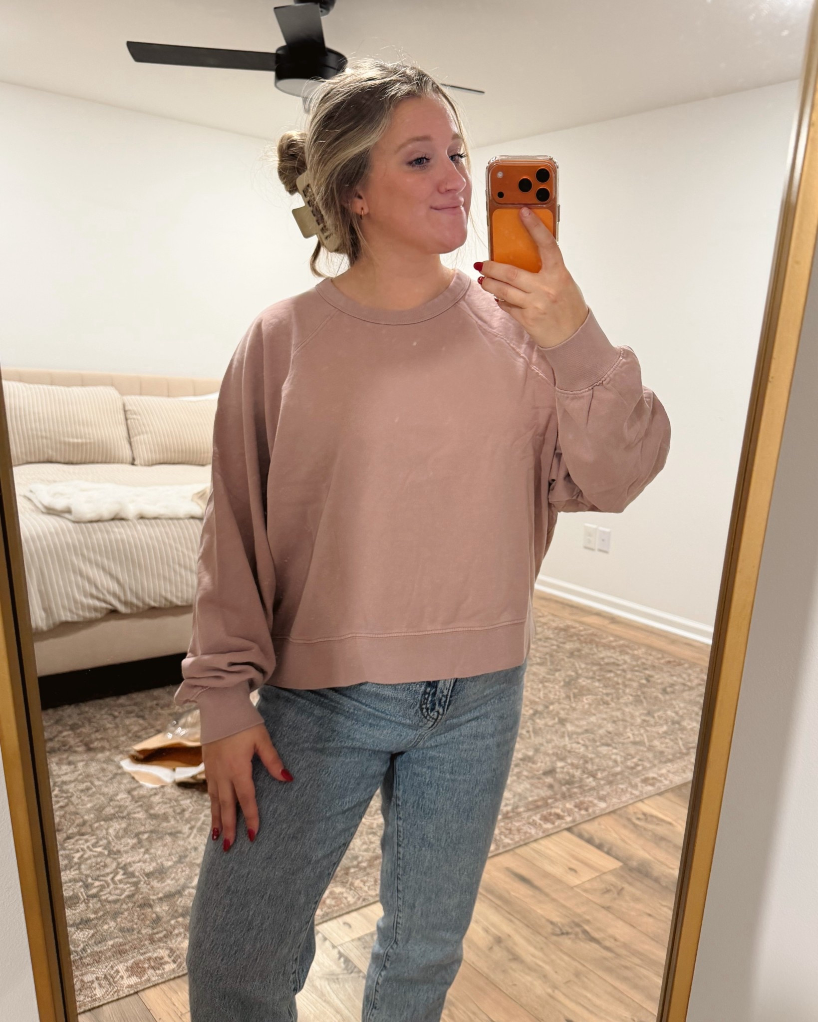 Obsessed with this soft neutral 🤍 This 100% cotton sweatshirt from H&M is the perfect elevated basic — relaxed fit, cozy feel, and easy to style with denim for an effortless everyday look.



#HM #cottonsweatshirt #neutralstyle #winteroutfit #everydaystyle #capsulewardrobe #minimalstyle #affordablefashion

#LTKPetite #LTKSeasonal #LTKootd