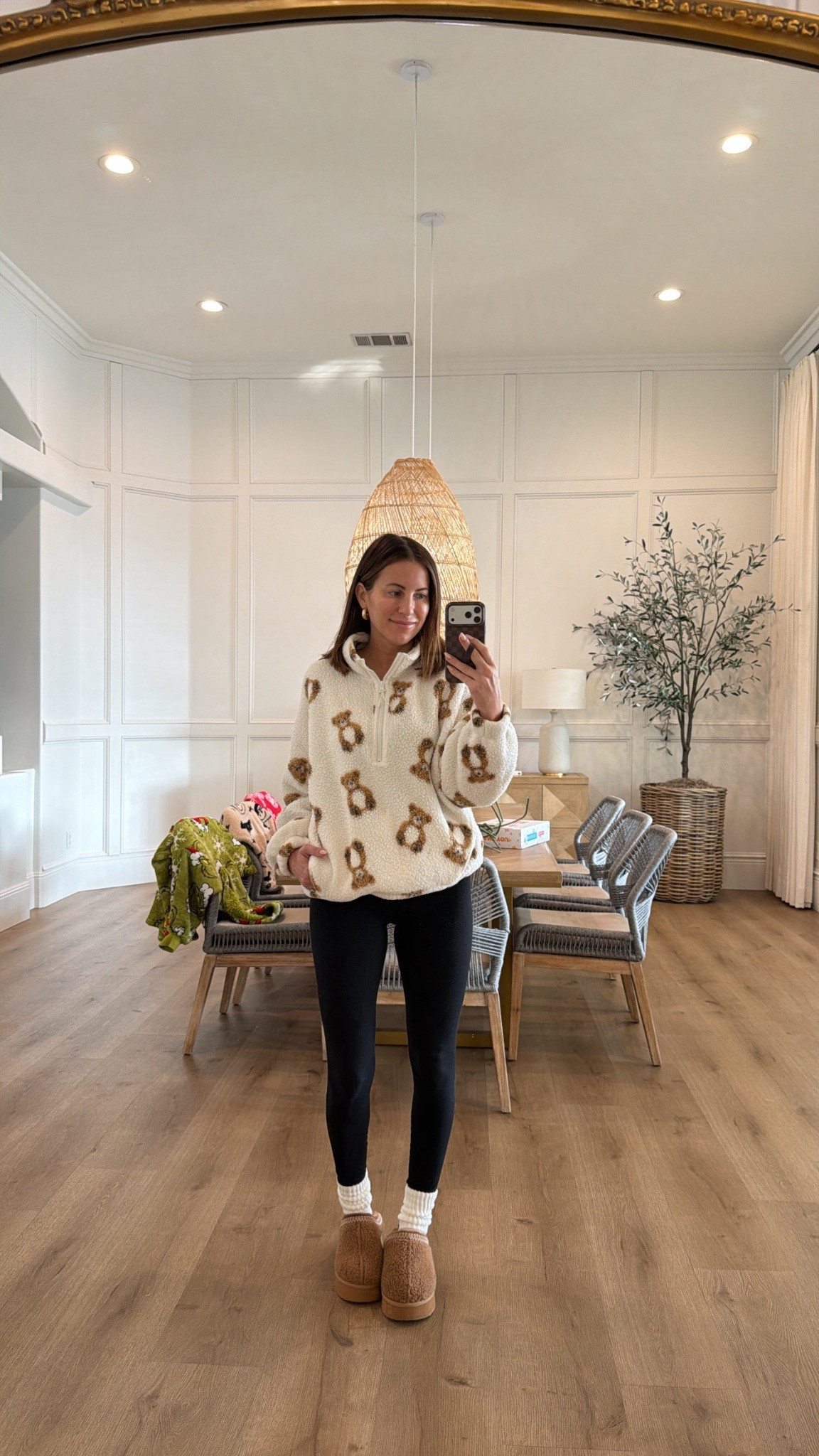 OOTD!! Kids are back to school!! 