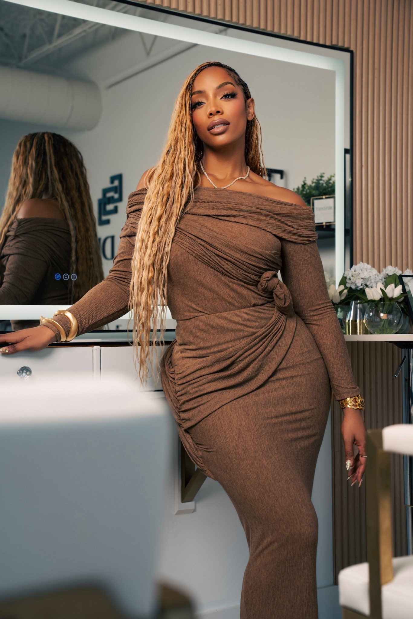 Chocolate Textured One Shoulder & Chocolate Paradise Hills Maxi Skirt! Y’all, I loved this set so much, I got this set in 2 different colors! I love the rouching and you play with the styles tucking fabric here and there to change the look of it! 